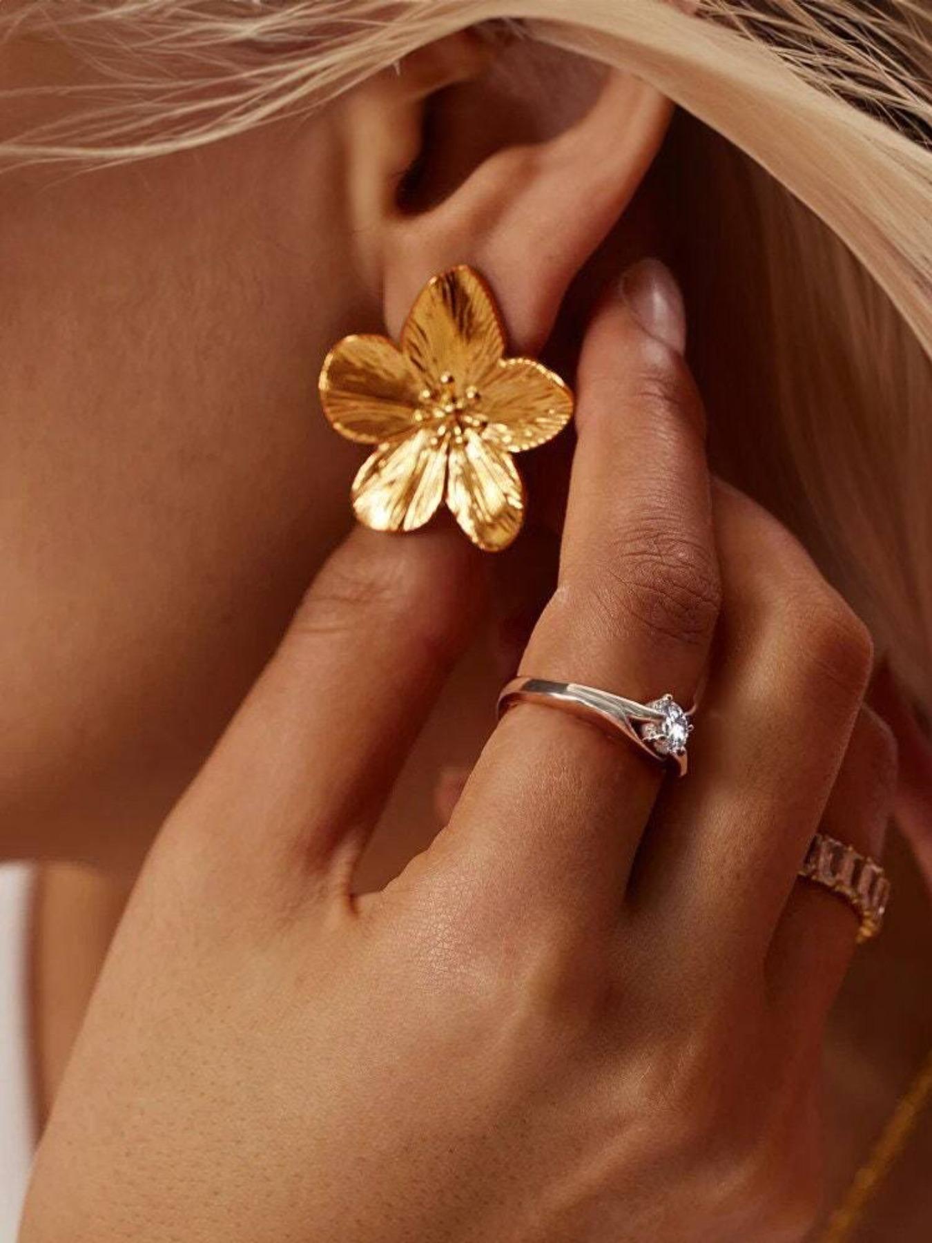 Textured Metal Flower Design Stud Earrings, Fashionable Jewelry for Women for Party, Daily Decor, Trendy All-match & Exquisite Jewelry for Birthday Gift, High Quality Earrings