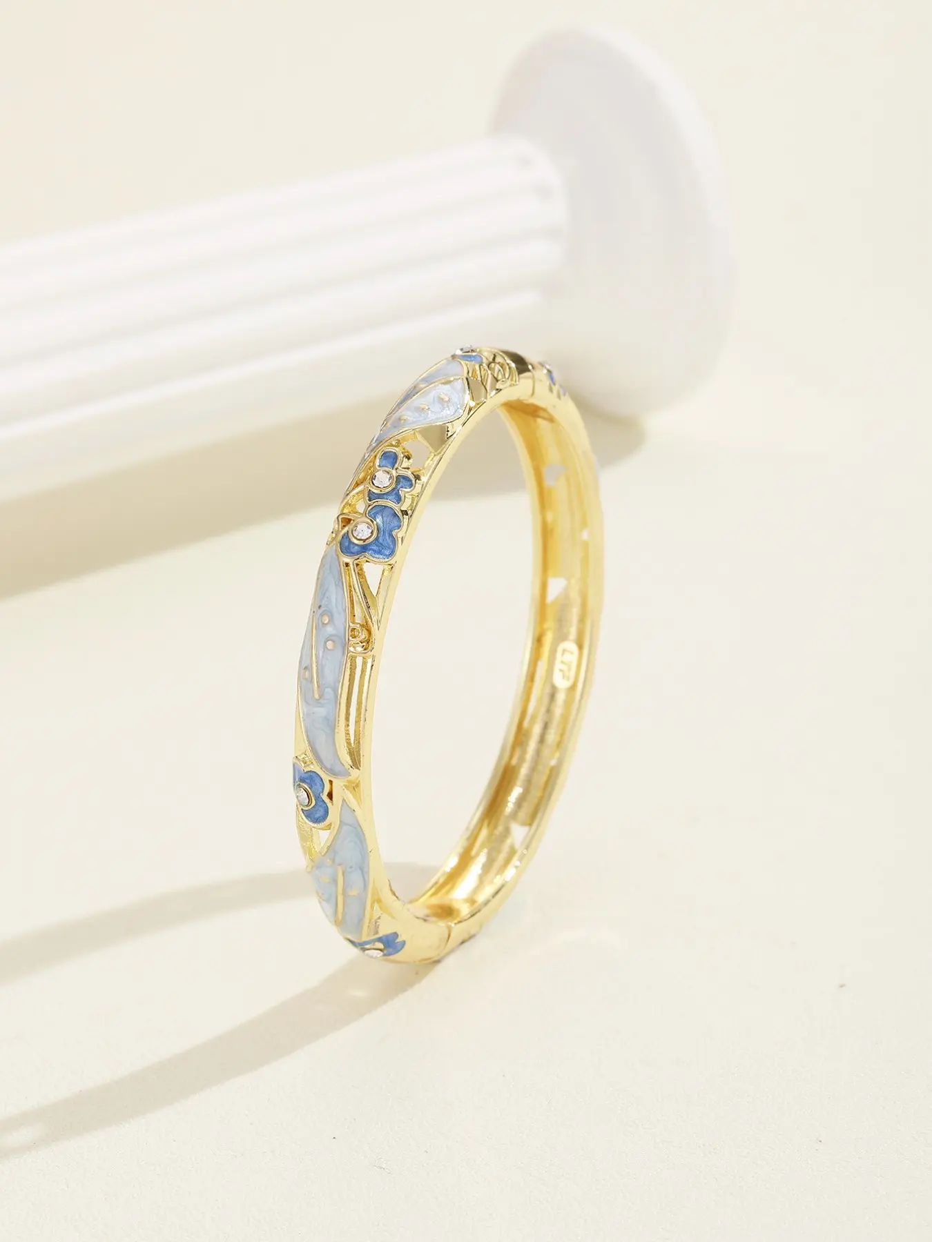 Elegant Women's Enamel Cloisonné Bracelet, Casual Style, All-Season Trendy Jewelry Gift, Fashionable Hollow Out Design, Bangle Jewelry