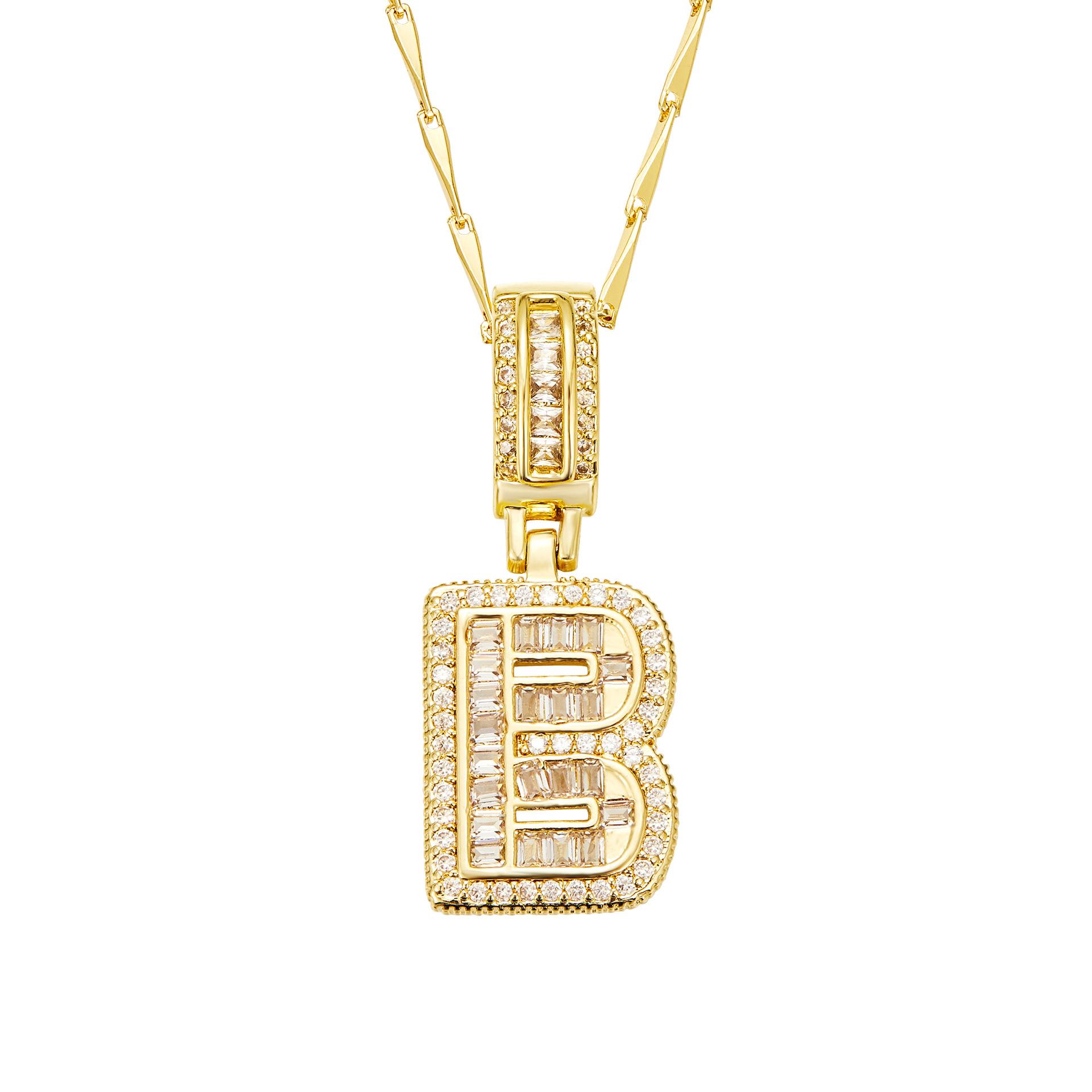 Crystal letter pendant necklace, inlaid with zirconia and plated with real gold, round 26 English letter collarbone chain ZM2Z.The classic letter necklace is timeless and suitable as a birthday gift for friends or couples