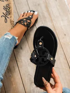 Trendy Women's Fashionable Summer Flip Flops, Casual Summer Footwear, Flat Summer Sandals, Breathable Soft Sole House Slippers for Daily Wear