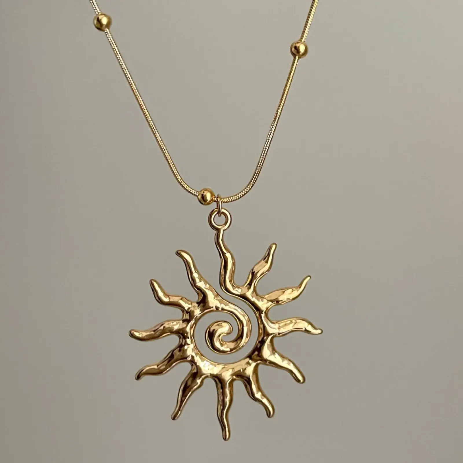 Gold Spiral Sun Pendant Necklace, Snake Chain Beaded Sun Necklace, Vintage Boho Hollow Sun Charm Necklaces for Women Daily Jewelry