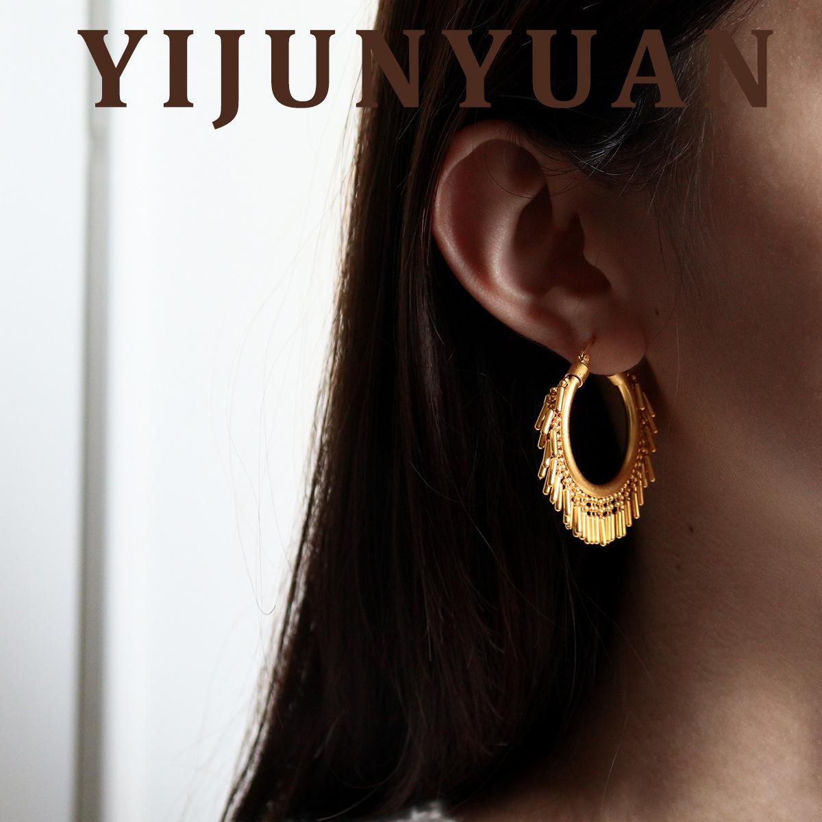 Vintage Gold Hoop Earrings for Women, Retro French Tassel Dangle Earrings, Minimalist Luxury Statement Earrings, Boho Chic Oversized Circle Earrings, Trendy 2026 Jewelry Gift