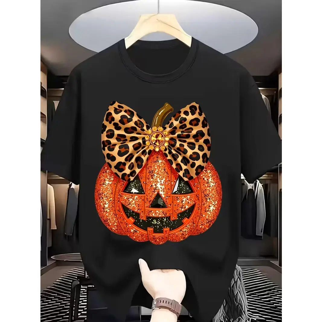 Women's Soft Casual Short-Sleeve Oversized Cotton T-Shirt - Glitter Leopard Bow Pumpkin Print, Lantern-Inspired Fall Halloween Outfit, Ideal Gift for Women