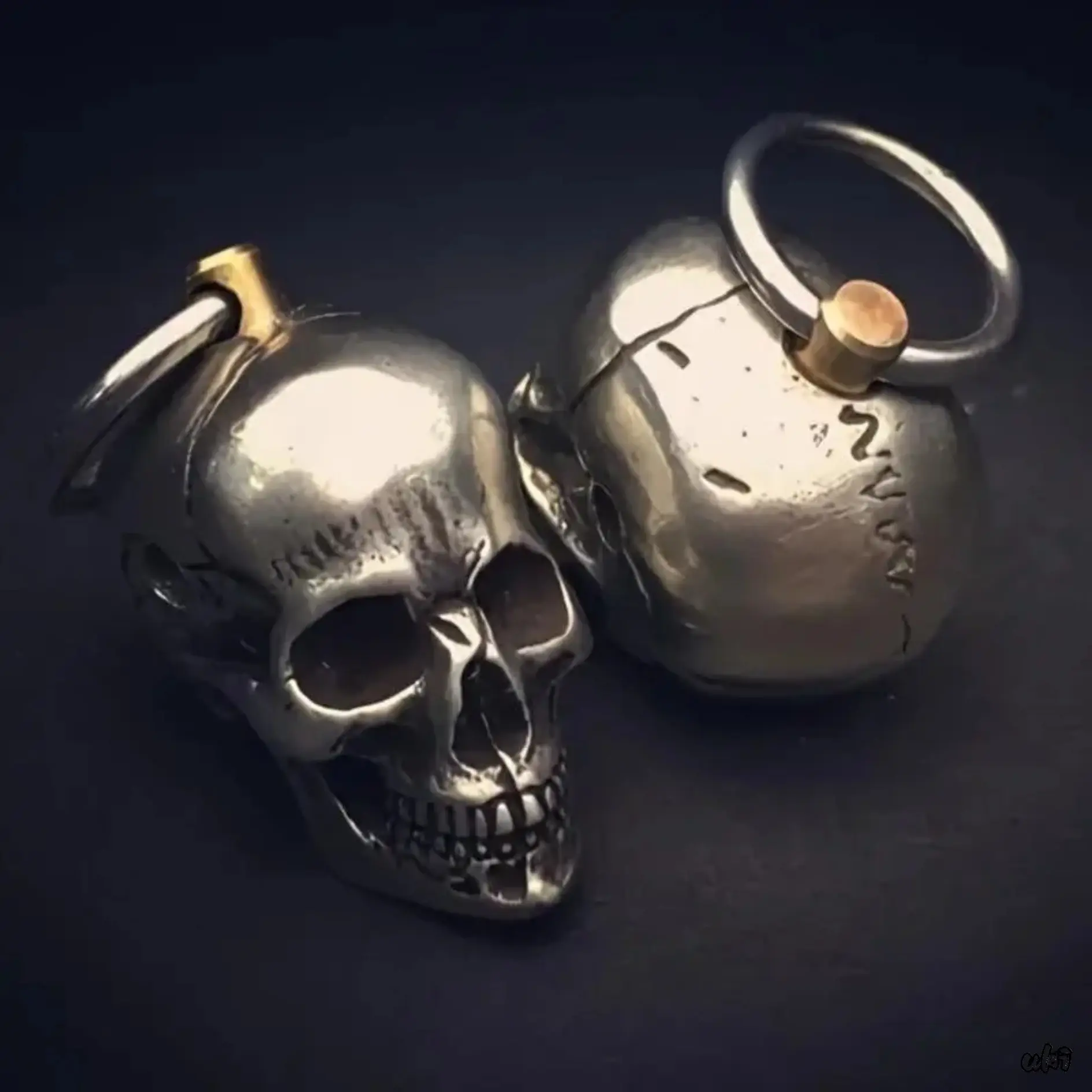 Gothic Skull Alloy Keychain with Retractable Lighter & Scrunchie Lanyard, Multi-Functional Bag Charm for Men, Car Key Accessory and Halloween Gift, Gothic Design, Car Interior, Keys, Skull Motif, Car Key Holder, Keychain Charms
