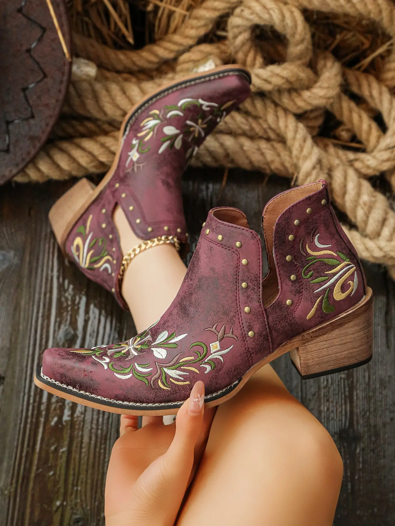 Women's Ethnic Floral Embroidery Western Boots, PU Leather, Rubber Sole, Ankle Height, All Seasons, Vintage, Rivet Decor, Chunky Heel