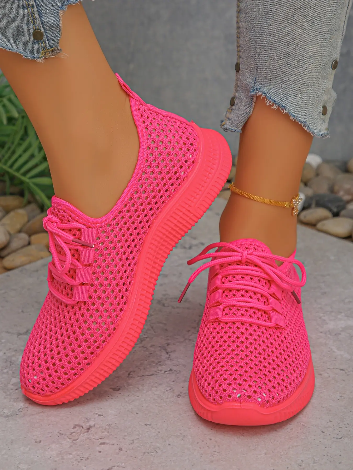 Women's Breathable Mesh Slip-On Shoes, All-Season Flat Casual Sneakers, Ideal for Walking and Running, Comfortable Everyday Footwear