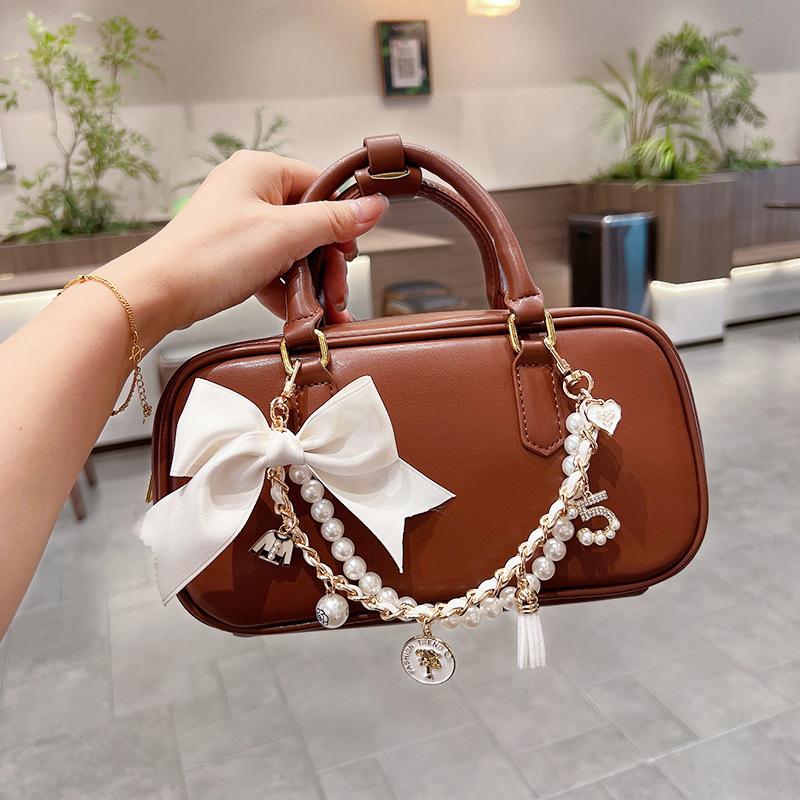 Fashion Bag Chain Decoration High-End Bowknot Accessory Versatile Pearl Bag Pendant for Women Bag Charms Purse Accessories Stylish Backpack
