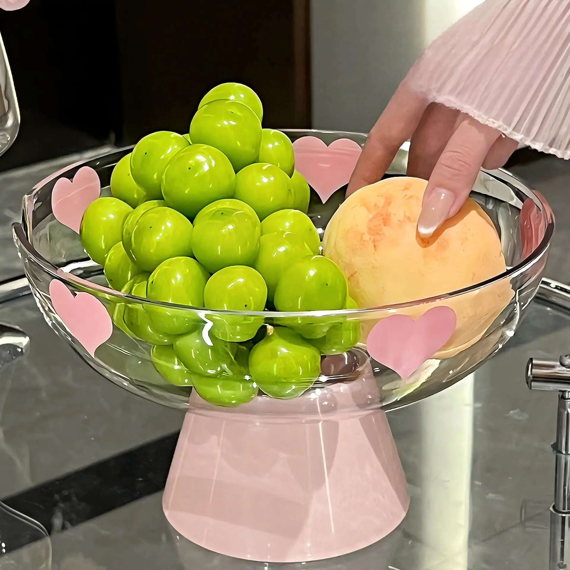 Elegant Heart-Shaped Storage Tray, High-End Desktop Organizer, Creative Fruit Bowl, Large Capacity Snack Plate for Living Room