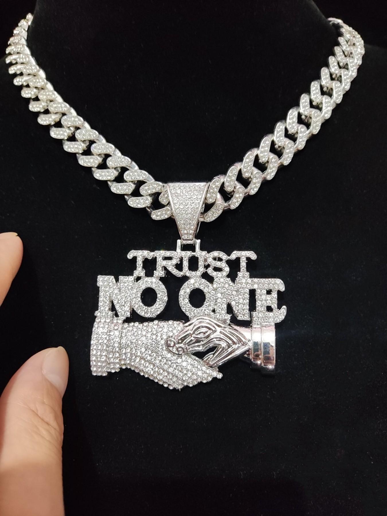 2024 Fashion Rhinestone Decorated Cuban Link Chain Necklace with Letter Handshake Shaped Pendant Design, Punk Casual Trendy Chain Pendant Necklace for Party & Daily Decoration Without Box