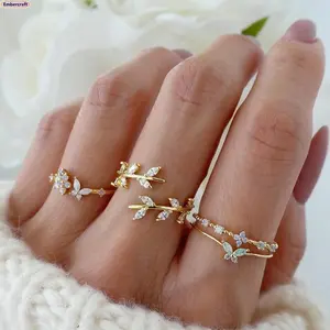 Viral Butterfly Ring Set for Women, 4PCS Inlaid Crystal Diamond Rings, Open Leaf Branch Stackable Knuckle Rings, Aesthetic Y2K Jewelry, Dainty Statement Accessories for Daily Wear, Parties & Gifts