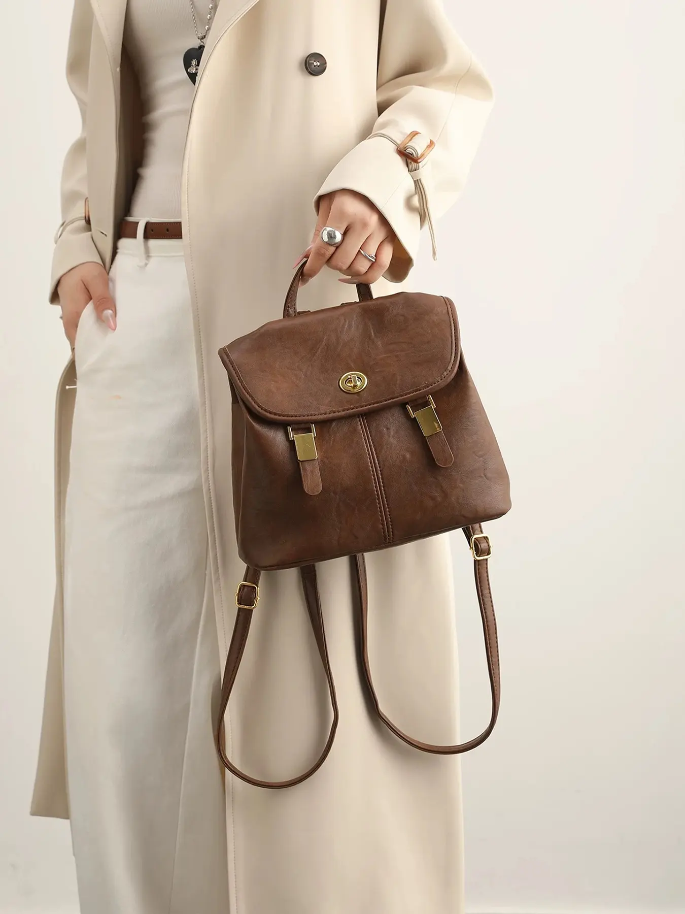 A French retro-designed women's double shoulder bag, collegiate-style small backpack, Pu leather backpack, simple and stylish with versatile matching, large capacity double-layer, suitable for travel, commuting to work, daily backpacking