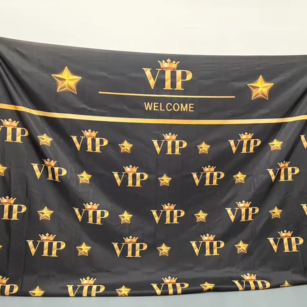 Vip Crown Pattern Background Banner, 1 Count Party Decoration Background, Wall Decoration, Photography Background, Backdrops For Photoshoot, Indoor & Outdoor Decoration, Ornaments