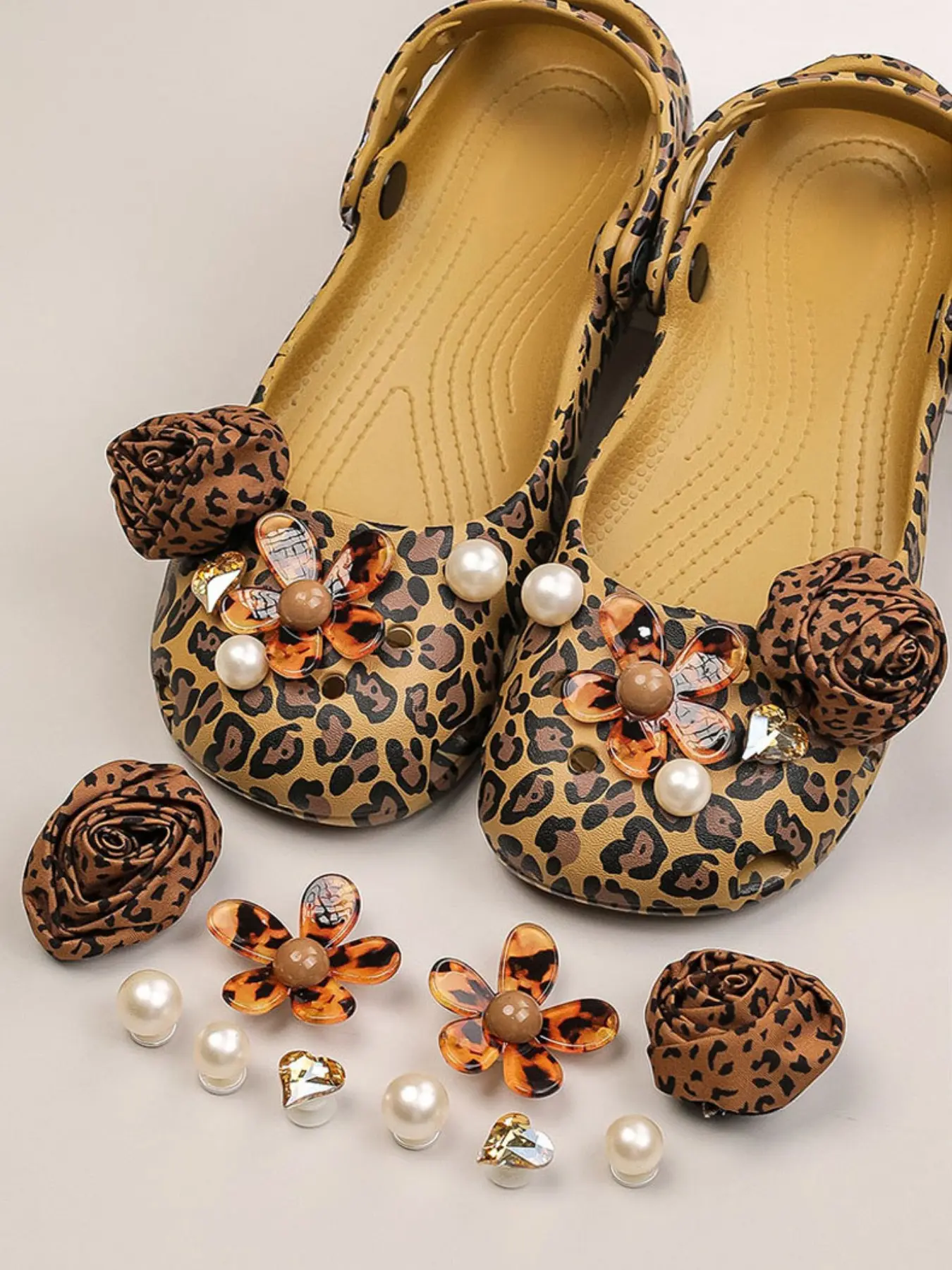 10pcs Vintage Leopard Print Croc Charms Set, Fabric Rose Heart Rhinestone Pearl, Y2K Girly DIY Shoe Decorations, Flip Flop Charms, Fashion Accessories