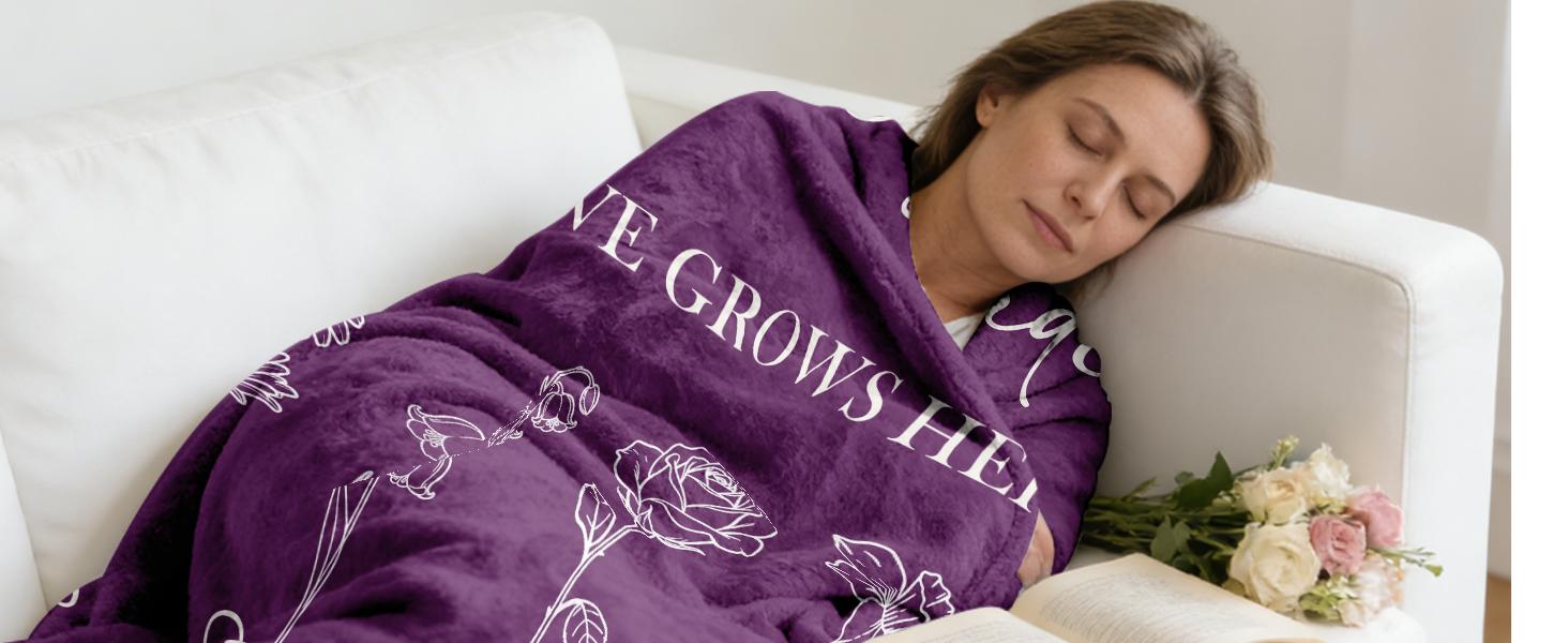 Gifts for Mom, Mothers Day Blanket Gifts, Custom Blanket with Name and Birth Month Flowers, Personalized Birthday Gifts for Mom Grandma from Son Daughter