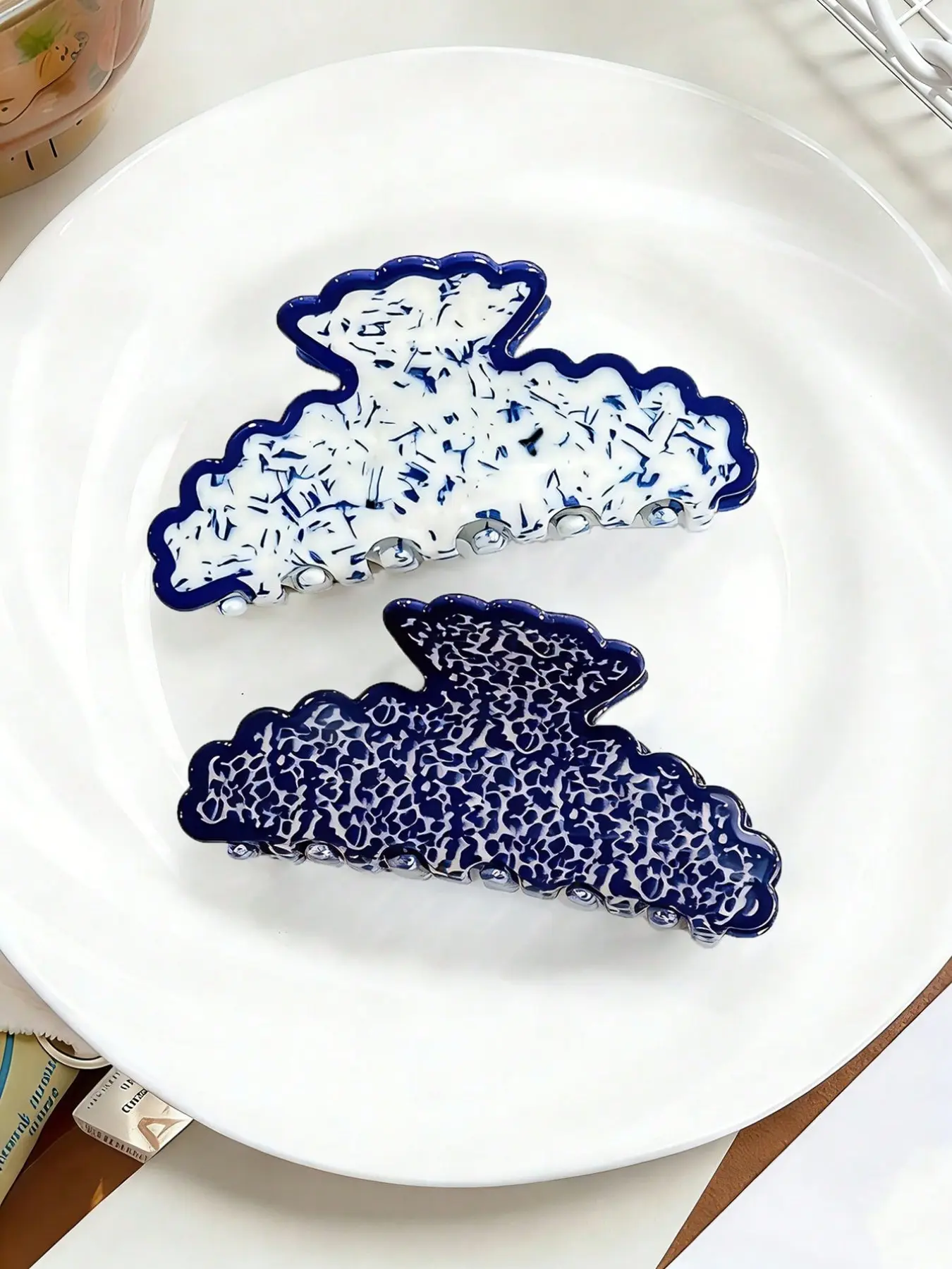 2pcs Vintage Elegant Acetate Wave Edge Hair Claw Clips, Boho Hair Accessories, Blue and Porcelain Pattern, All Seasons