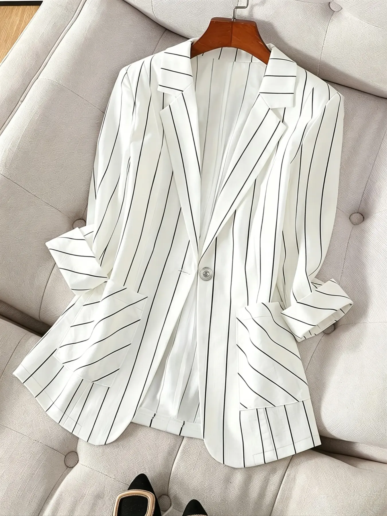 Women's Elegant Simple Basic Loose Vertical Striped Blazer, Single Button Notch Lapel, Three-Quarter Sleeve, Spring Summer Casual Office Outerwear