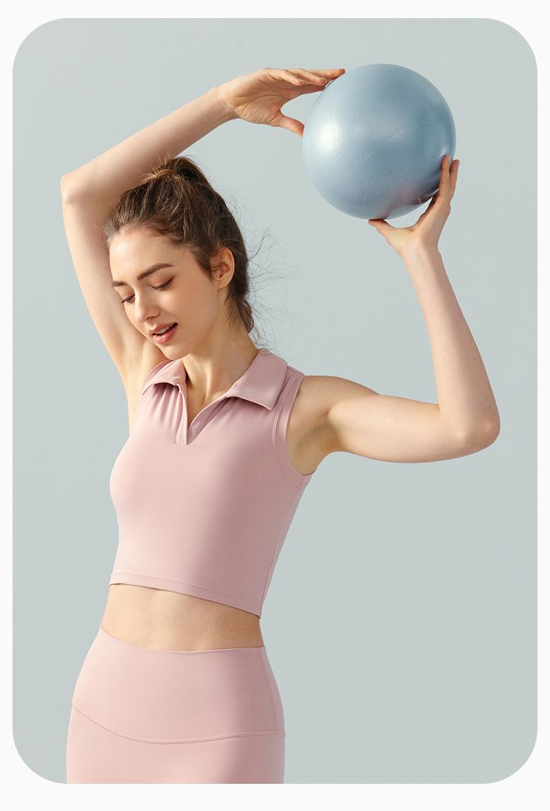 High-neck yoga top for women, sleeveless, slim-fit, breathable, suitable for outdoor running and fitness, sports vest with chest pads