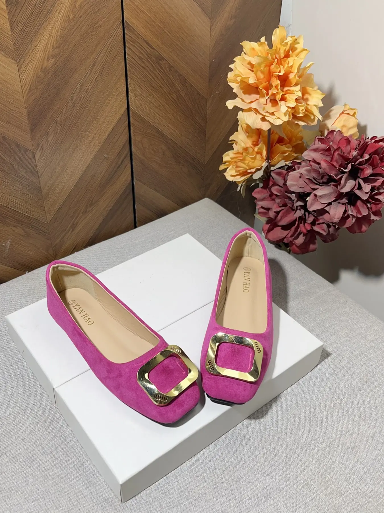 Vintage Velvet Square Toe Flat Shoes for Women, Lightweight Luxury Metal Hollow Out Buckle, Soft Sandal Leather, Comfortable All-Season Dress Shoes