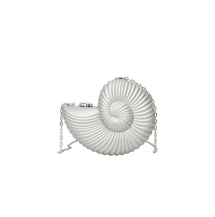 Personalized Conch Shell-Inspired Women's Crossbody Clutch Bag Y2K Summer Chain Mini Shoulder Bag Coastal Beach Vacation Evening Dinner Handbag Unique Sculptural Seashell Envelope Purse Lightweight Versatile Party Wedding Gift