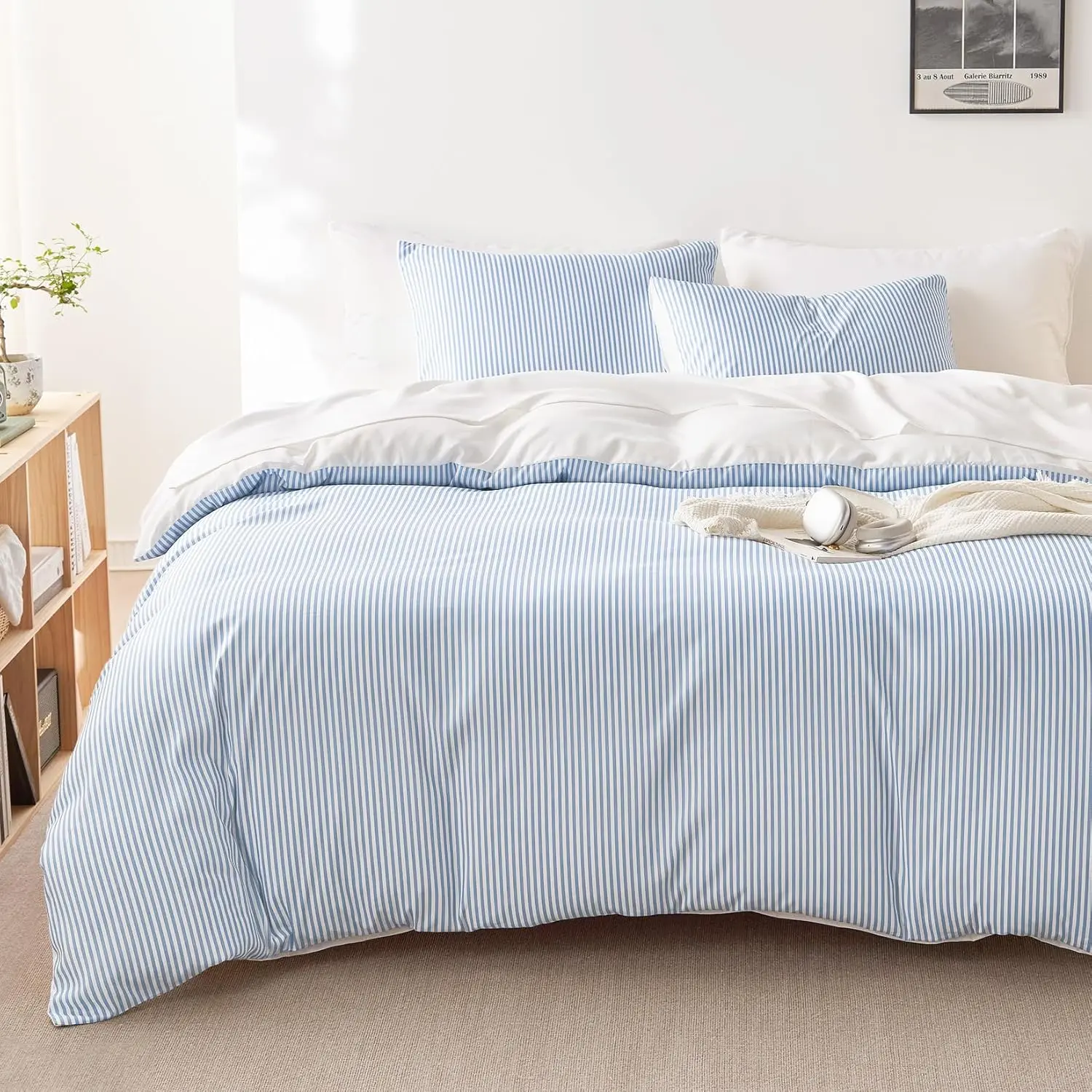 Striped Comforter Set, Ticking Stripe Vertical Pinstripe Neutral Farmhouse Pattern Printed, Soft Lightweight Bedding, 3 Pieces, Blue White, Twin/Twin XL Size