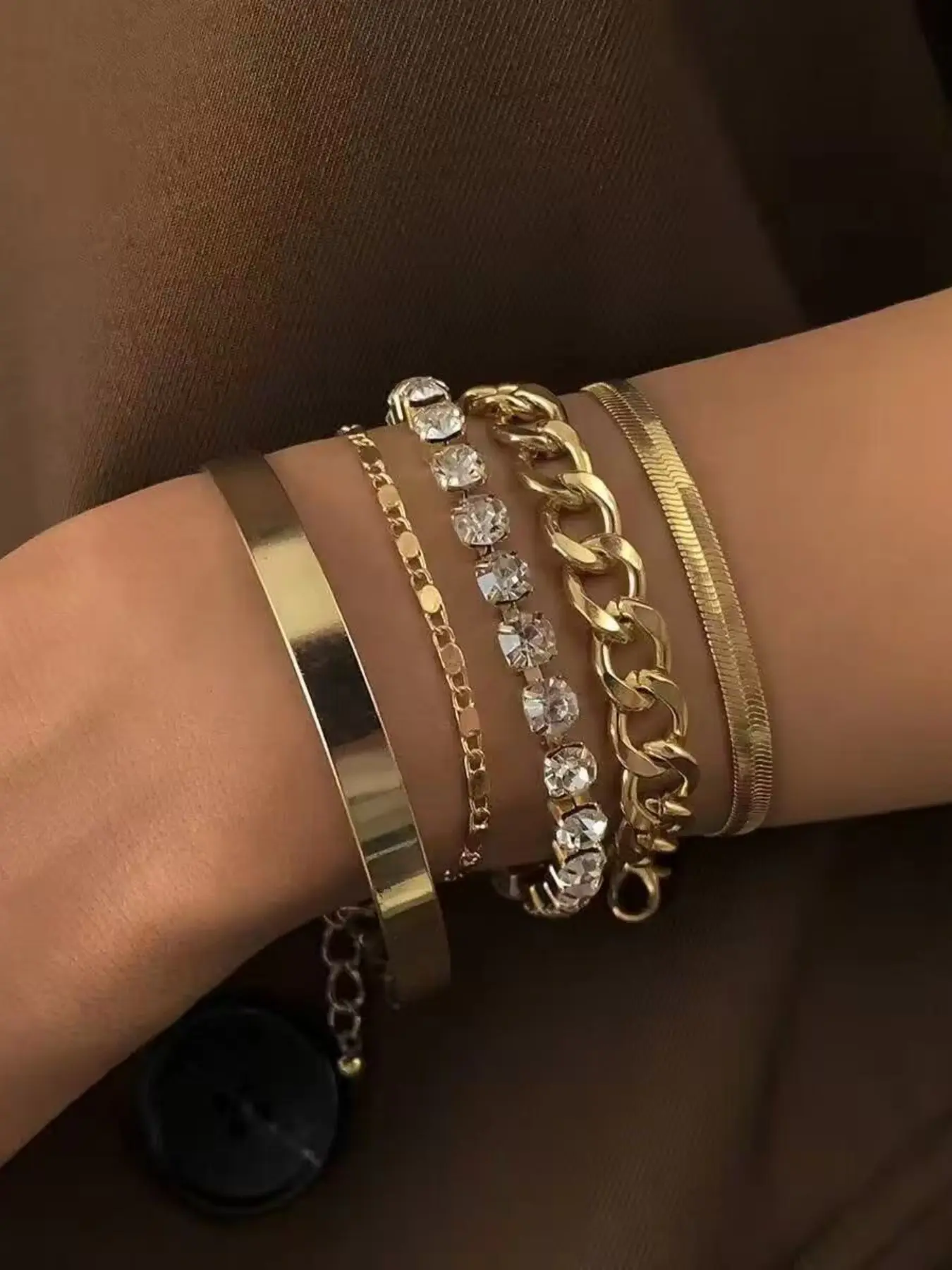 Five-Piece Vintage Luxurious Stackable Geometric Glitter Layered Bracelet Set, Elegant Multi-Element Design, Perfect for Layering Wear