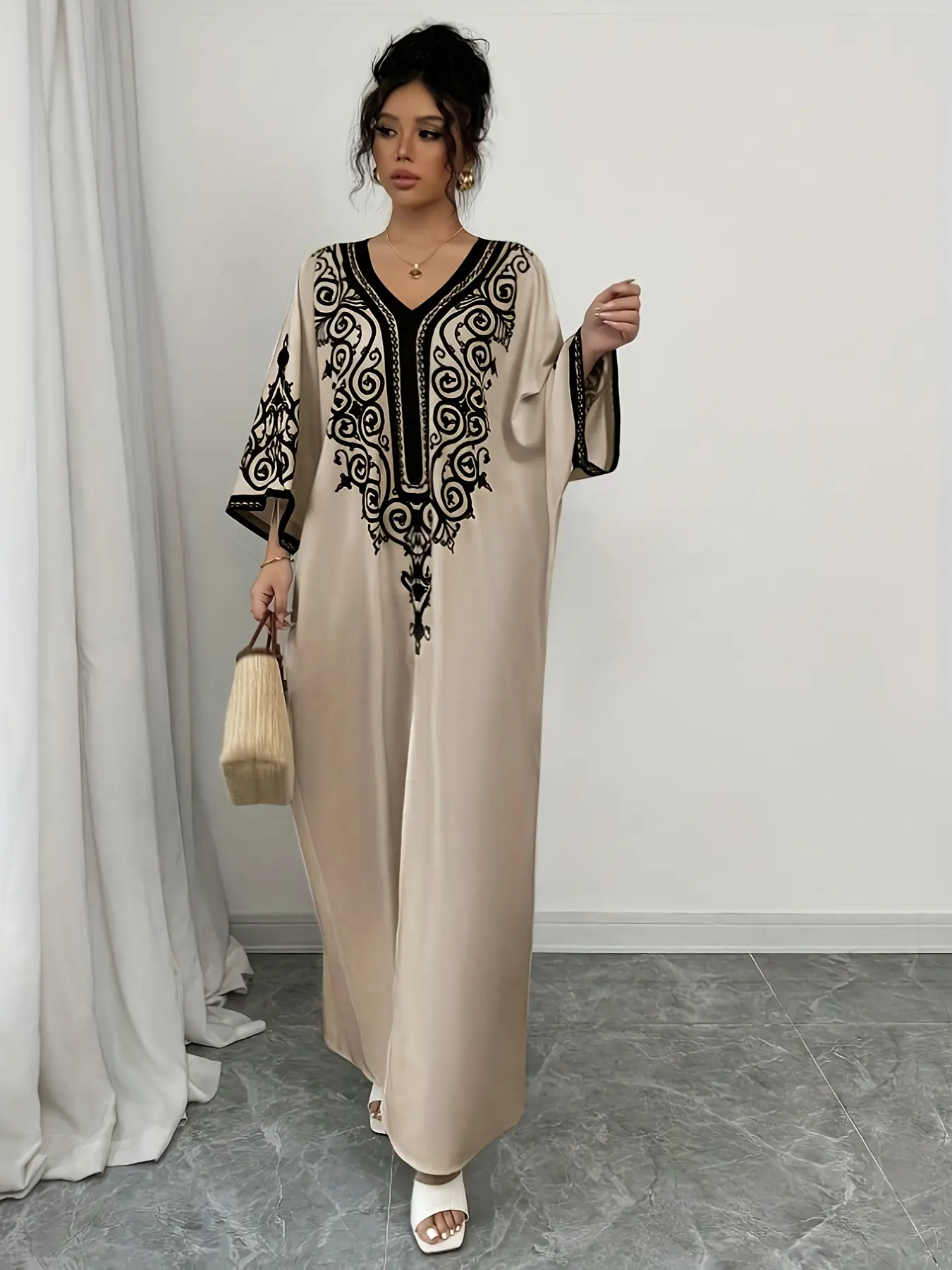 Women's abaya, Muslim abaya, Elegant Islamic Clothing, bohemian style with V-neck and long sleeves, ethnic print, machine washable, suitable for all seasons, intricate patterns, ideal for casual and formal wear