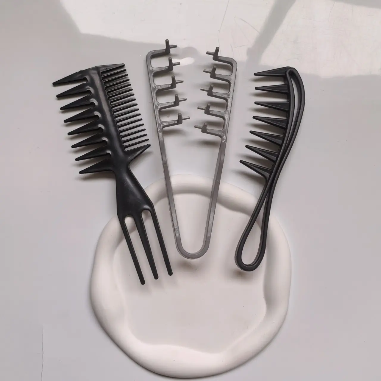 Hair Comb Set for Oily Hair, Wide Tooth Comb for Textured Styles, Plastic Material, Ideal for Airplane Head and Back Bun Hairstyles