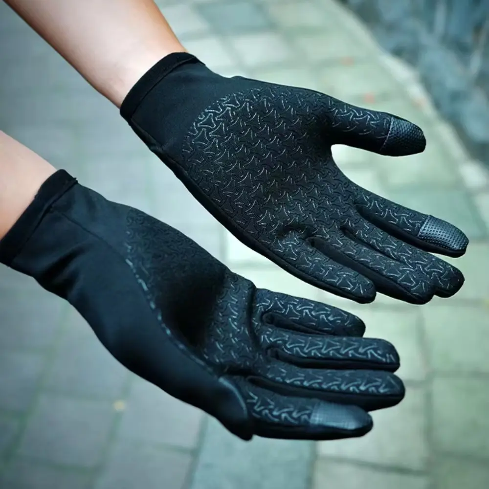 1 Pairs Non-Slip Soccer Gloves Soccer Gear for Men & Women, Breathable Lightweight Design, Ideal for All-Seasons Use, Perfect for Training Sessions