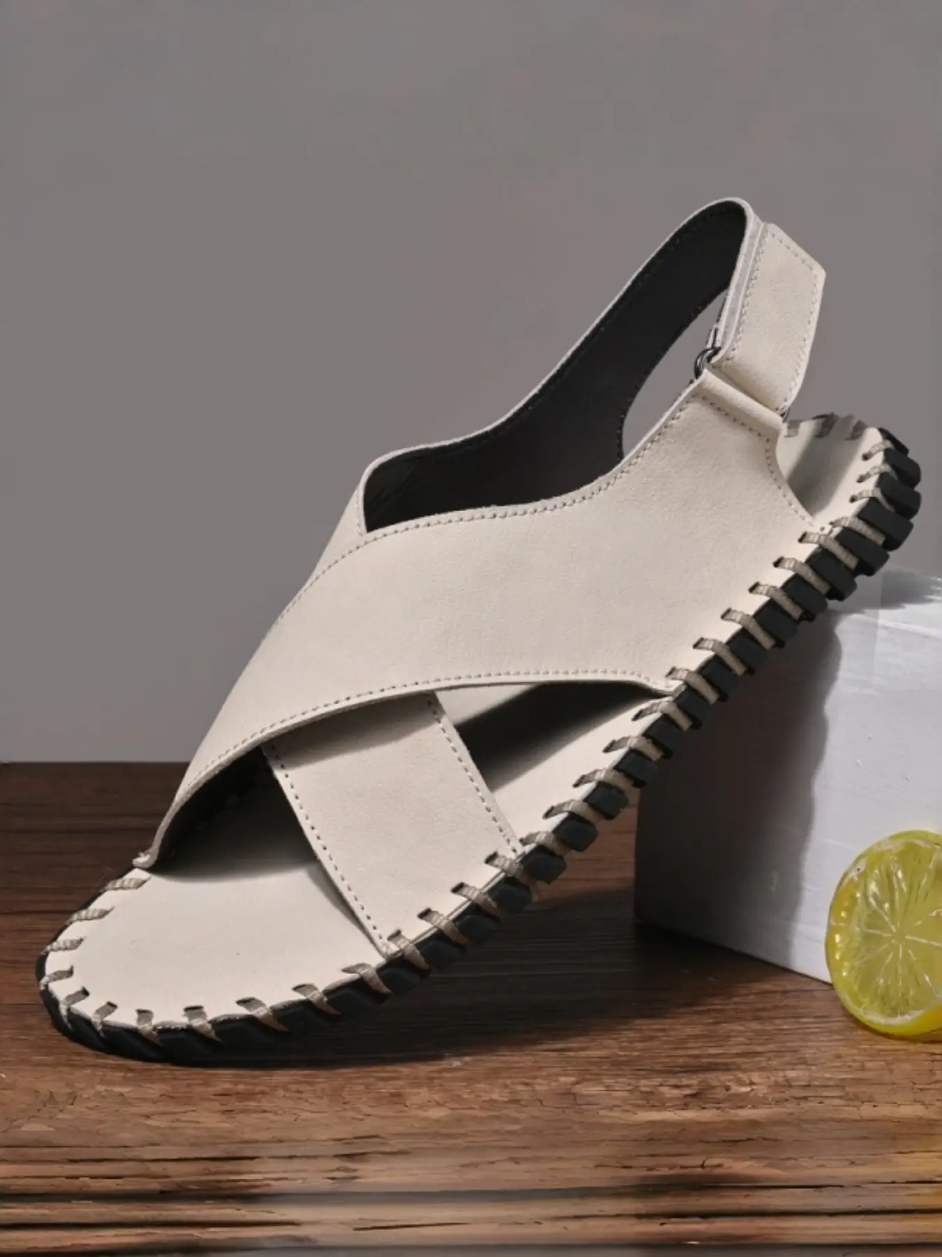 Men's Casual Sandals with Straps, Velcro Design, Comfortable Daily Wear, Fashionable and Practical, Ideal for Spring and Summer