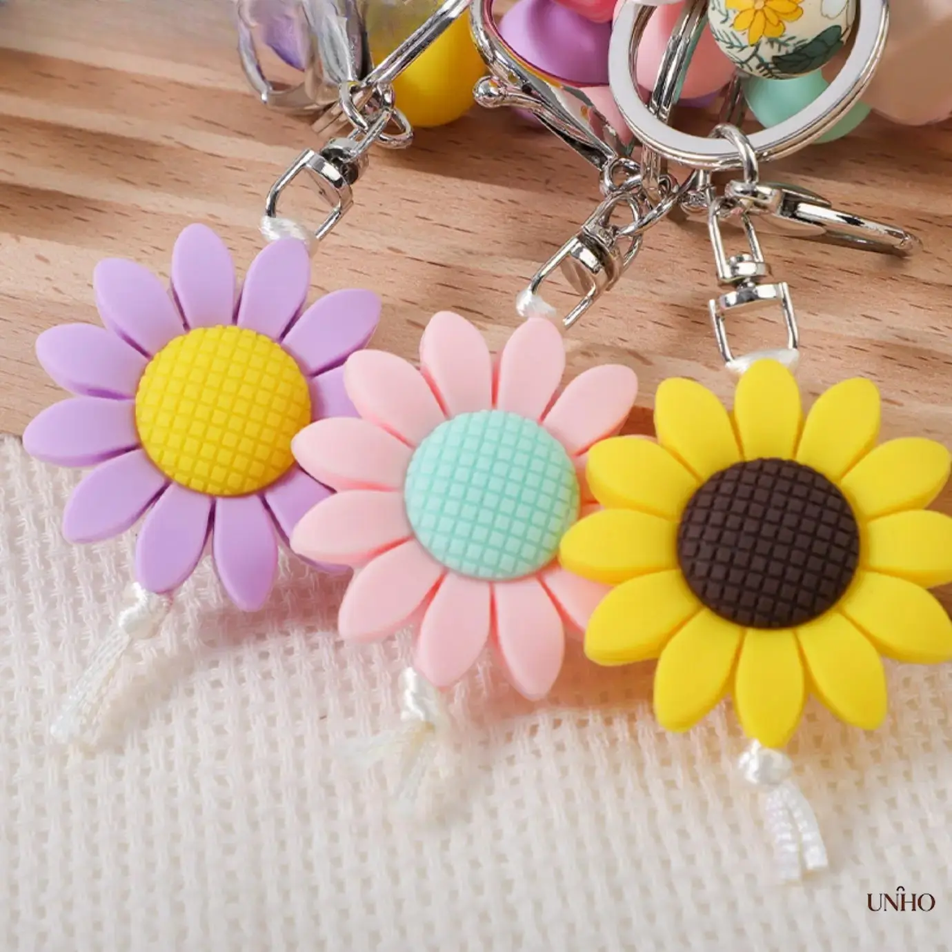 1-Piece Pastel Nature Beaded Keychain Wristlet, Soft Silicone Bead Sporty Wristband With Tassels, Cute Spring & Summer Fashion Outfit Accessory