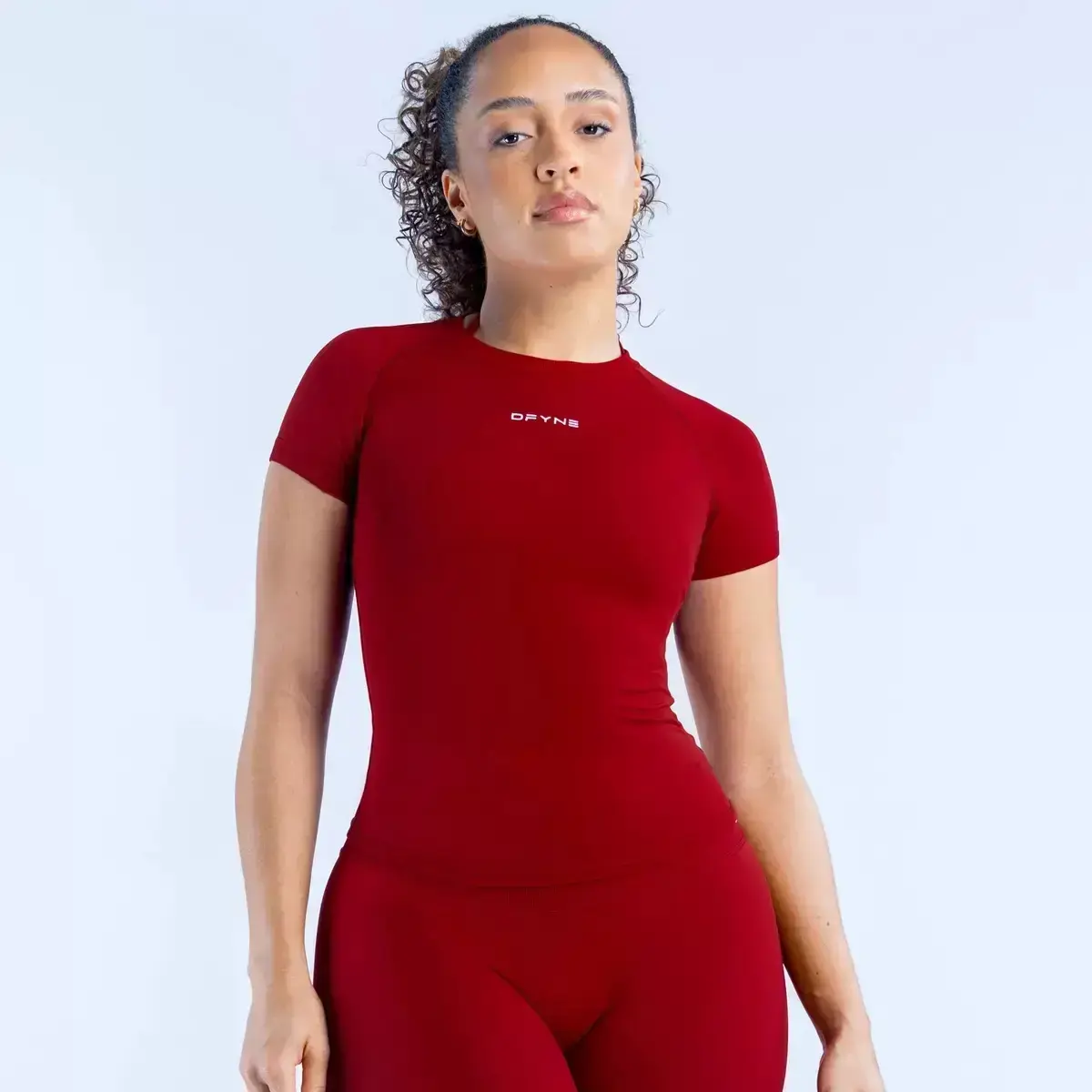 DFYNE Seamless Matching Workout Set| Slim Fit Short Sleeve Gym Shirt & High Waisted Tummy Control Biker Shorts 2-Piece Outfit