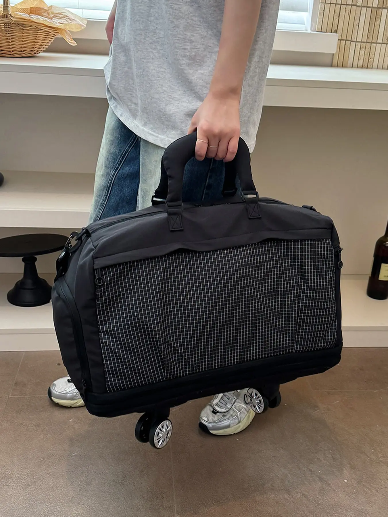 1pc Black Grid Splice 4-Wheel Wheeled Duffle Bag Padded Soft Handle Detachable Cross Strap Large Storage Traveling Bag For Men Multi Day Business Commute Luggage Bag Rolling Duffle Bag