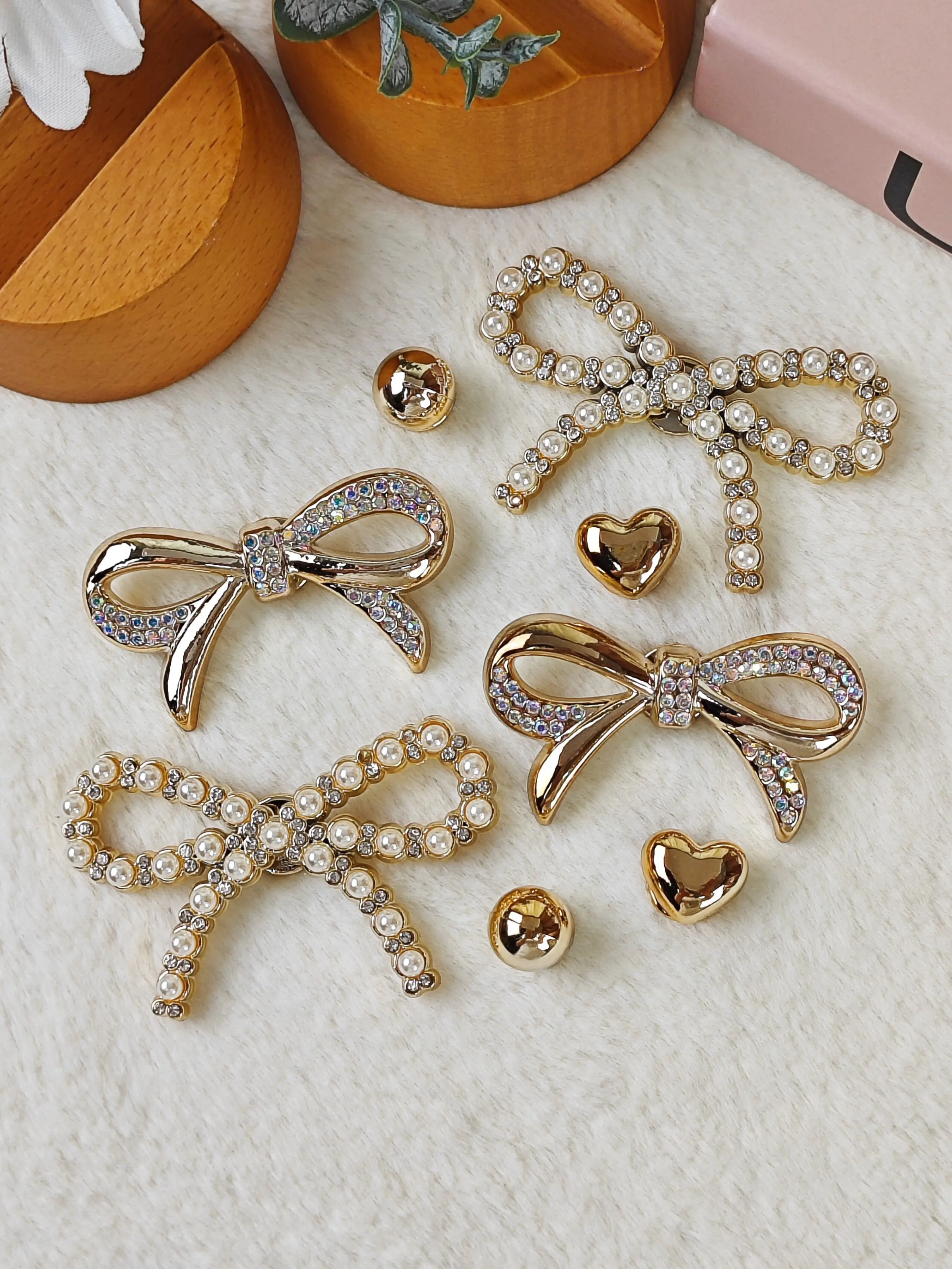 8pcs DIY Cute Shoe Decorations, Pearl Bowknot Heart Bead Charms, Lightweight Non-Metallic, Y2K Fashion, for Eva Sandals, Detachable, Gift Idea