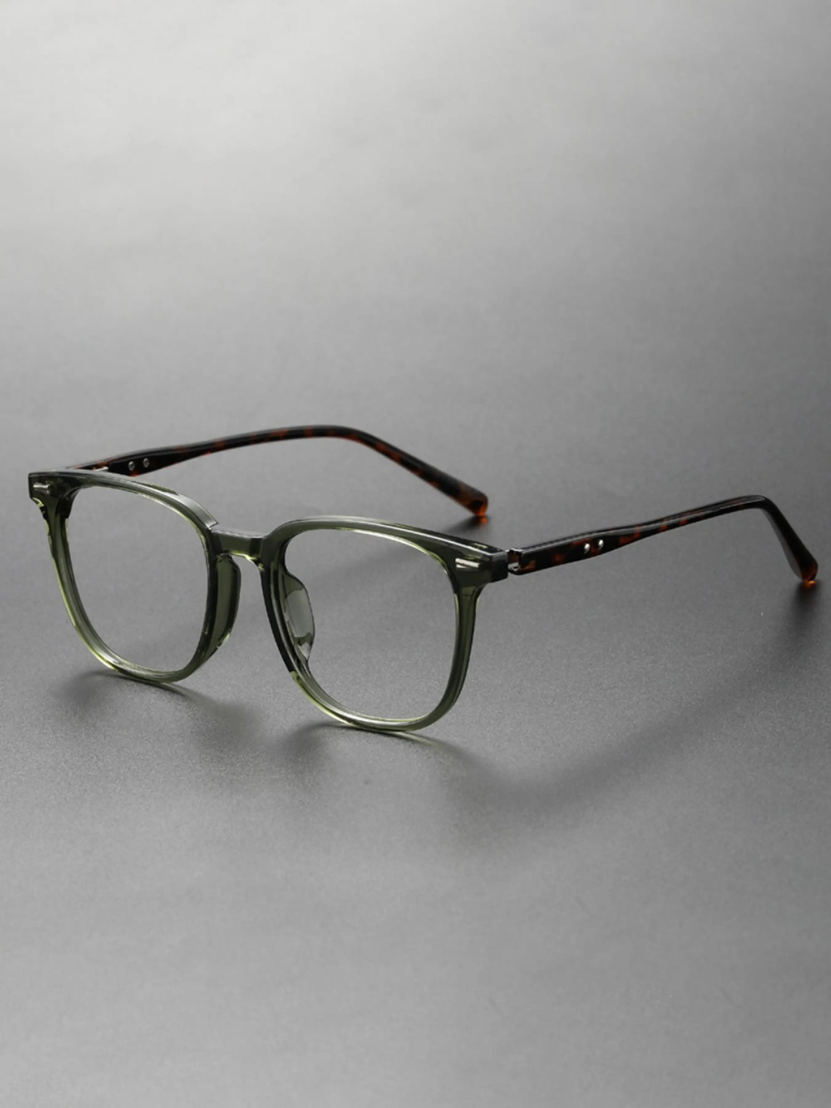 Rounded Square Frame Glasses The Frame Is Decorated with Rivets Retro Workwear Style Suitable for Both Men and Women
