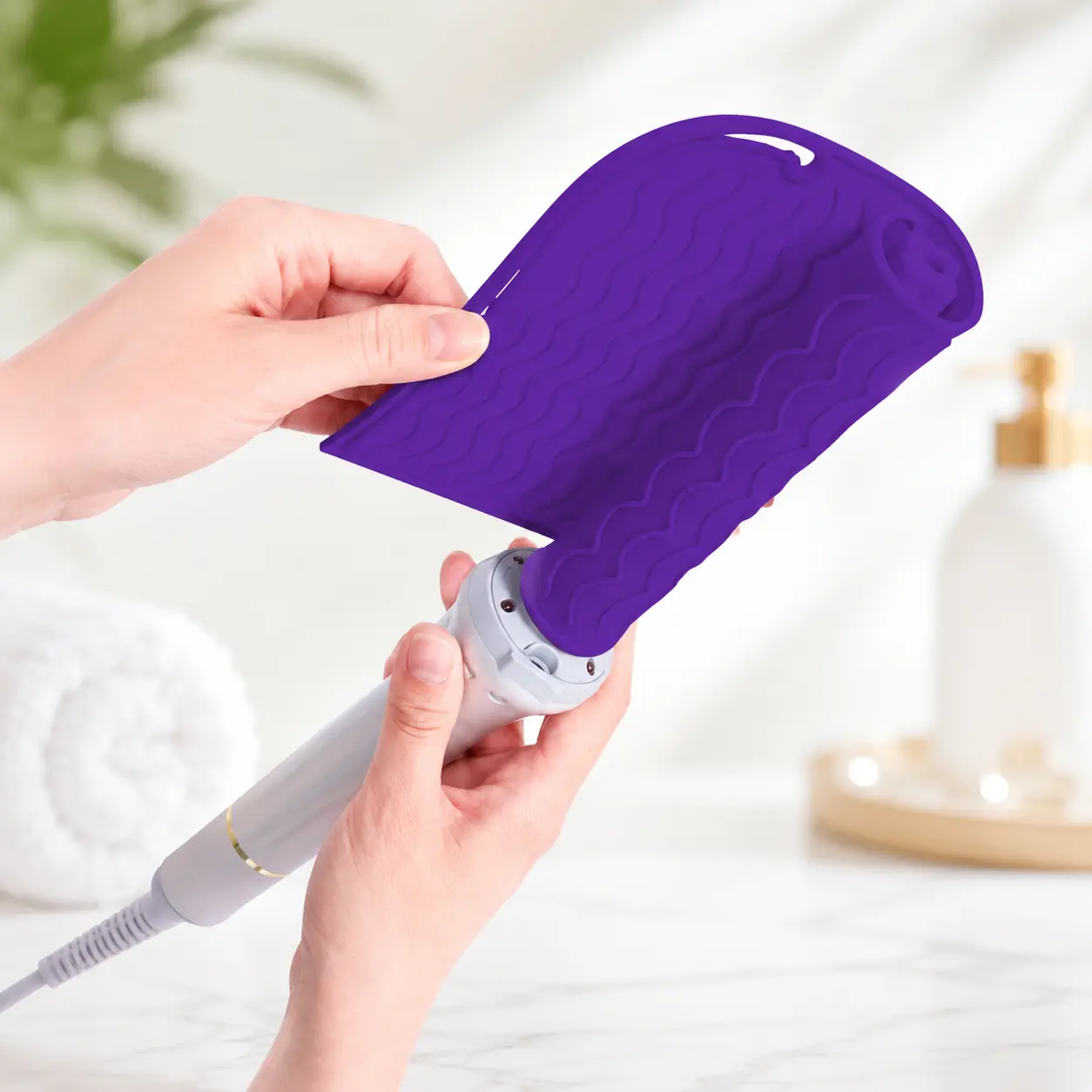 Heat Resistant Curling Iron Pouch, Silicone Hot Tool Holder Mat for Curling Wand, Flat Iron & Hair Straightener, Travel Friendly,halloween,sticky,day,gift,venus,social