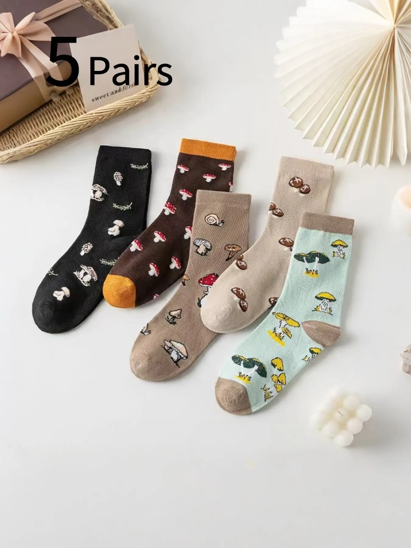 5 Pairs Women's Mid-Calf Socks, Vintage Cartoon Mushroom Design, Soft Comfortable, Casual Style, Ideal for Daily Commute