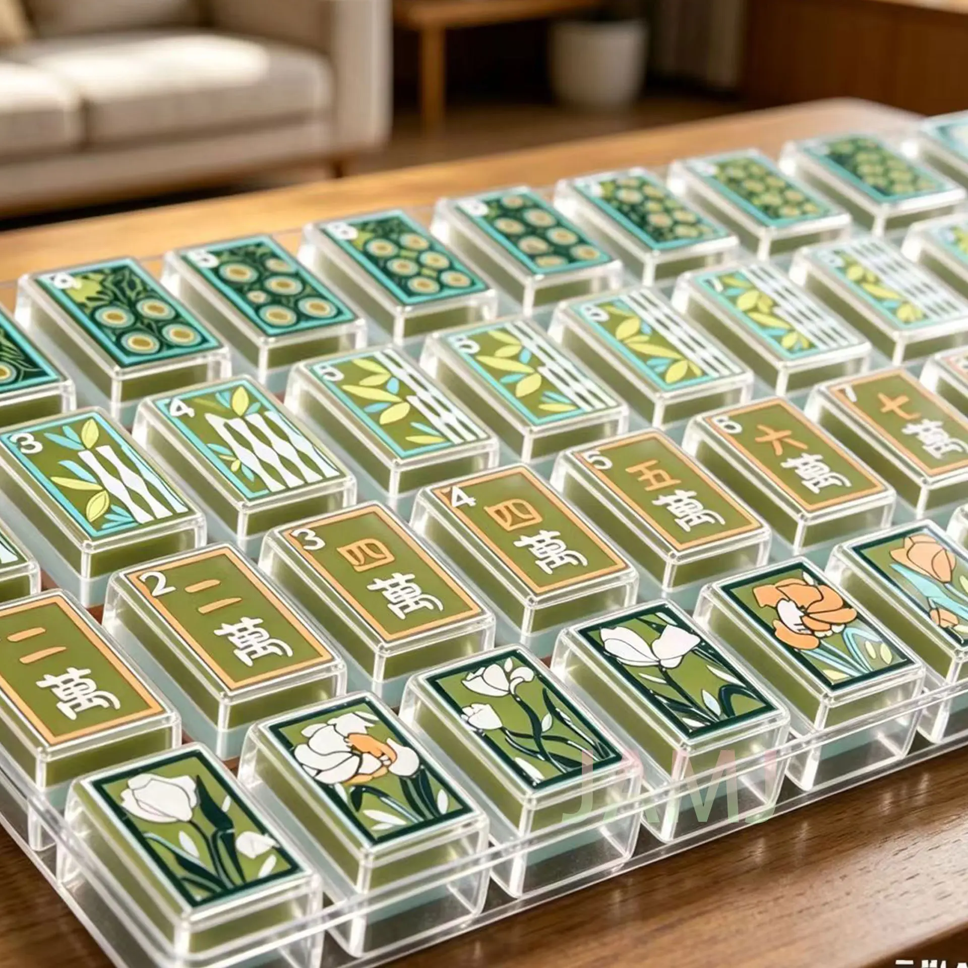Three-layer acrylic American mahjong set with hand-painted design, portable and suitable for export.Acrylic table game pieces.