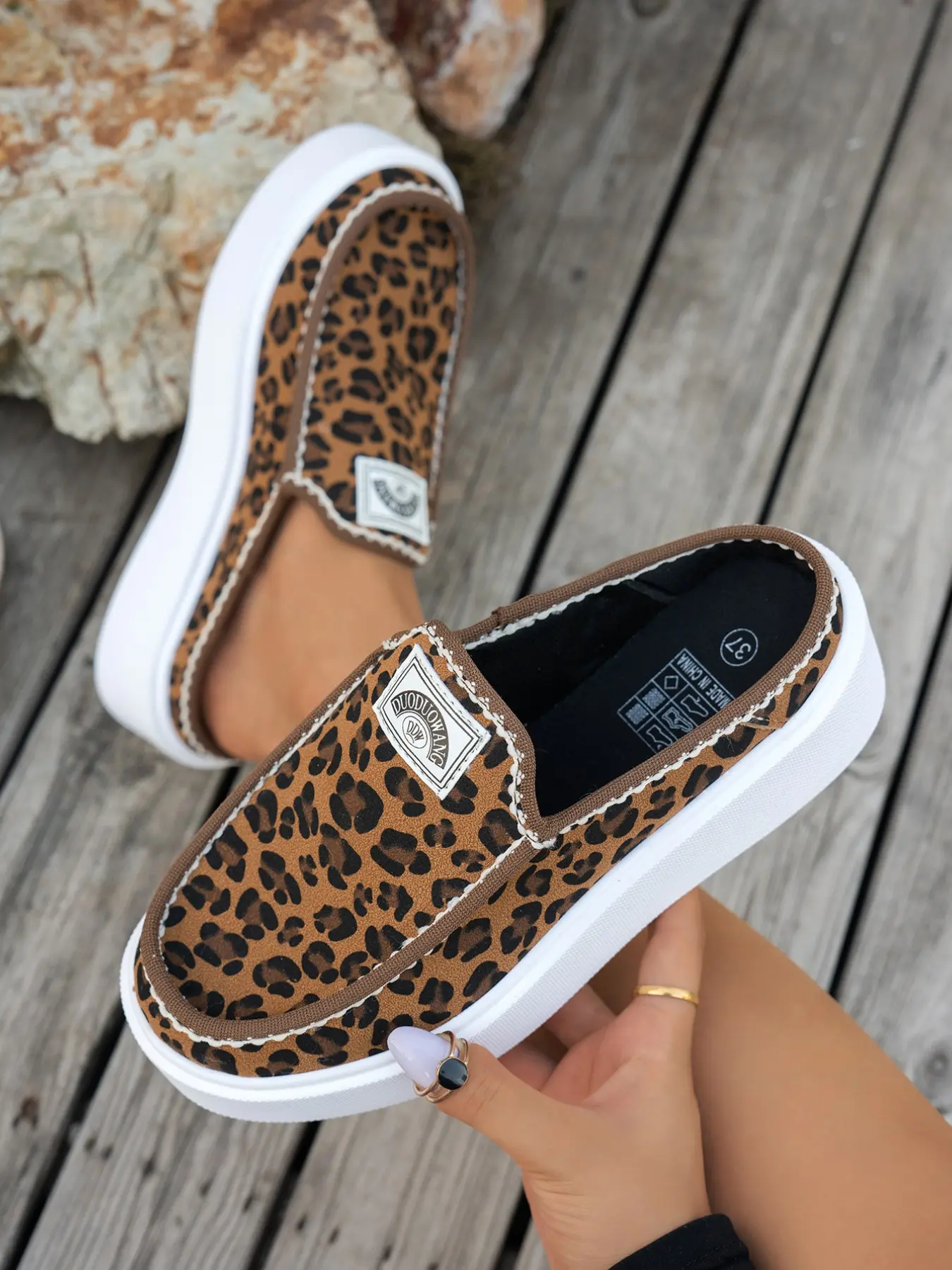 2026 Women's New Solid Color Thick Sole Mules, Large Size Comfortable Lazy Half Slippers, Daily Wear, Slip-On Design, School/travel Friendly