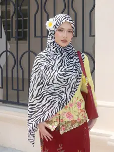 Breathable Zebra Print Hijab, Lightweight Chiffon Material, Comfortable and Non-Heavy, Muslim Headscarf for Daily Wear