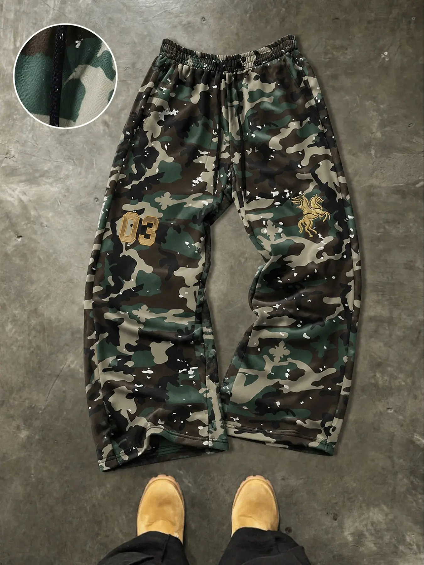Men's Camo Loose Drawstring Wide Leg Sweatpants, Vintage Splatter Print Golden Horse Graphic, Outdoor Tactical Street Straight Leg Casual Pants