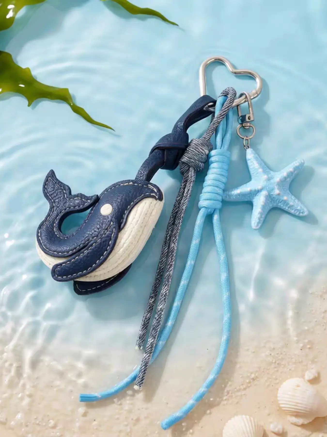 Popular whale luxury PU pendant keychain - Cartoonish cute little whale with blue sea star. Exquisite leather rope small accessory for exclusive bags. Suitable for ladies' backpacks and handbags. Ideal gift choice.