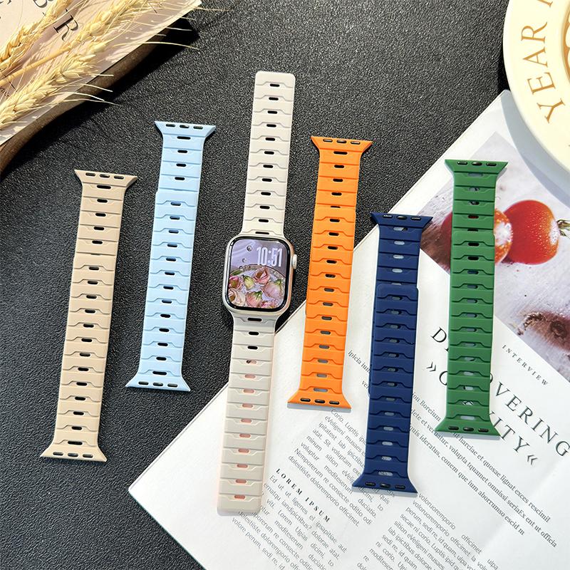 Magnetic Strap For Apple Watch Bands Ultra 2 49mm 45mm 44mm 46mm 42mm 40mm Belt Silicone Bracelet iWatch Series 11 10 8 7 6 5 9 SE