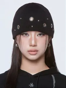 Punk Style Metal Hole Knit Cold Hat, Dark Theme Y2K Rivet Beanie, Streetwear Cool Unisex Fashion Accessory, Versatile and Trendy