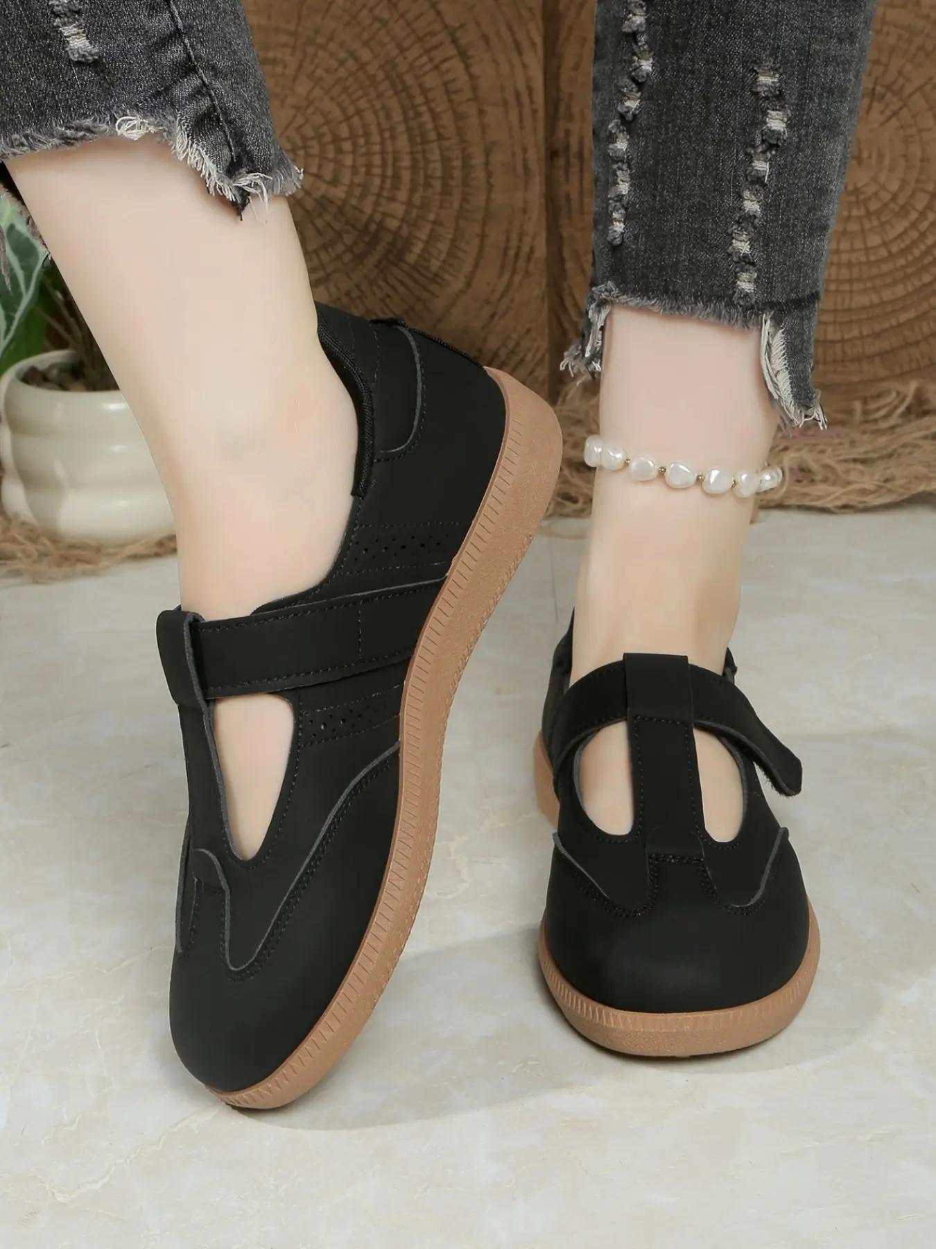 Women's Summer Outdoor Hiking Velcro Strap Thick Sole Anti-Slip Shockproof Breathable Lightweight Casual Sports Sandals