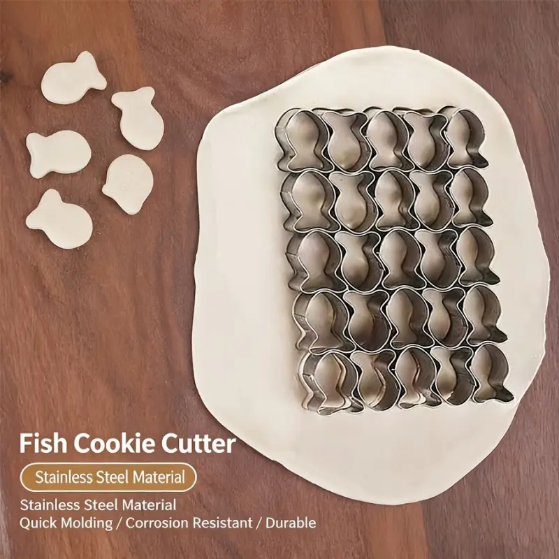A mini stainless steel fish biscuit cutting machine, connecting 25 non removable goldfish shaped pieces, used for biscuits, fruits, vegetables, snacks, Christmas baking tools