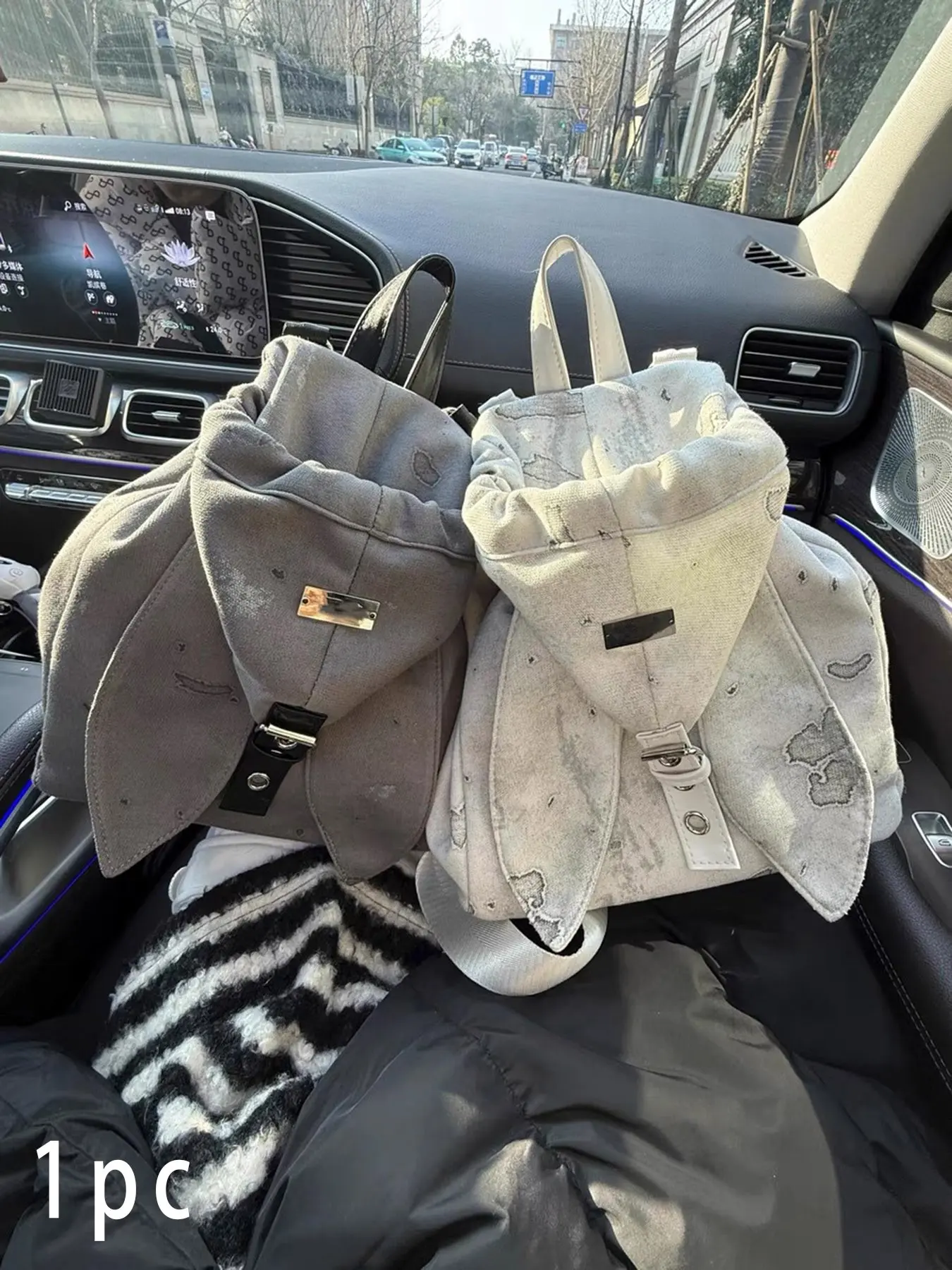 Fashionable and artistic style casual versatile texture backpack, rabbit ear design, large capacity simple and gentle style niche personalized backpack, suitable for campus classes and daily commuting