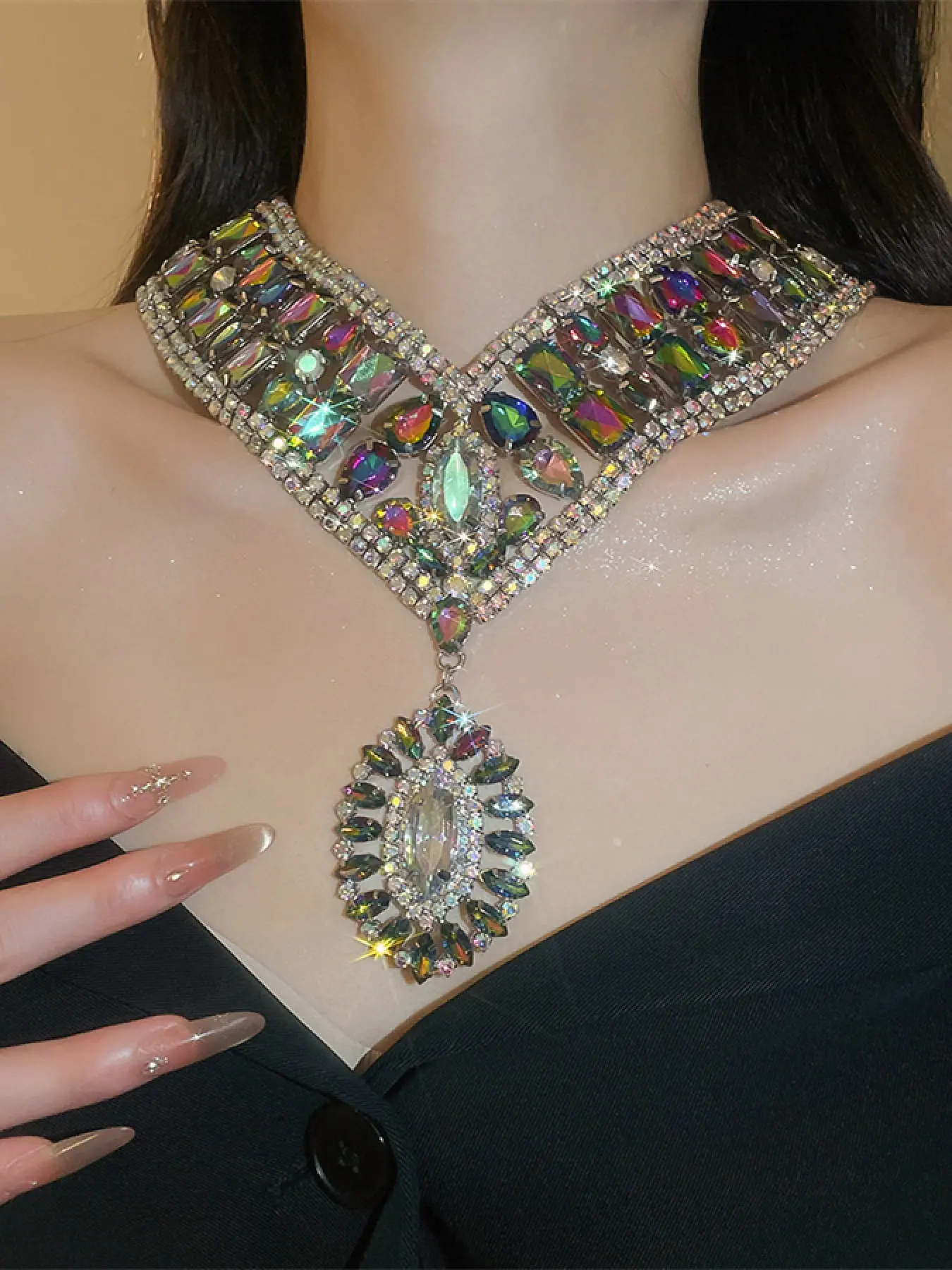 Elegant Geometric Acrylic Necklace with Crystal Pendant, Perfect for Women's Parties, Weddings, and Festivals, All Seasons Jewelry