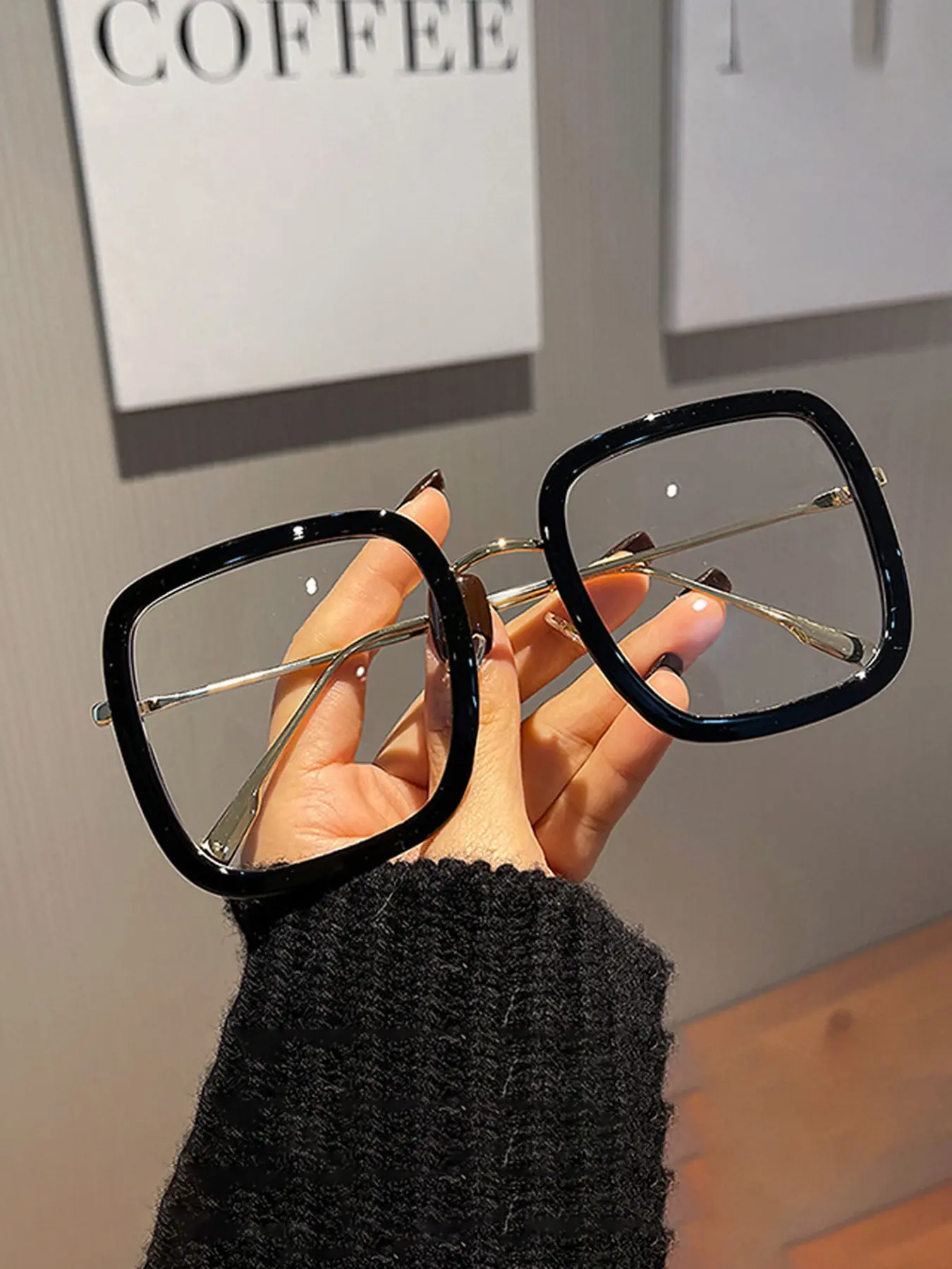 New Fashion Retro Square Frame Metal Unisex Glasses, Trendy Square Frames, Square Eyeglasses, High-Quality Simple Design, Party & Daily Wear, Stylish Trendy Plain Eyewear for Men and Women, Nerd Glasses