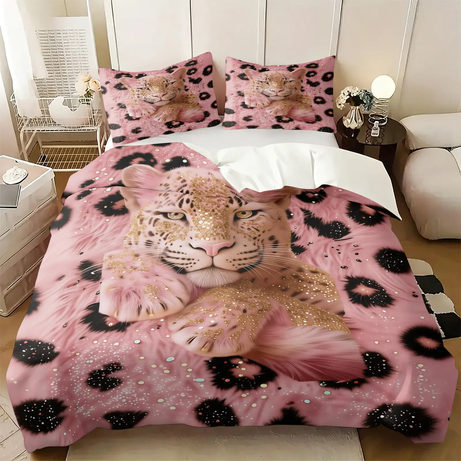 Pink Glitter Sparkly Leopard Print Duvet Cover Set, Includes 1 or 2 Pillowcases, Glitter Golden Leopard Portrait Shiny Sequins Pattern Bed Set All Seasons, Soft Breathable All Size Duvet Cover, Y2K Aesthetic Room Decor or Gift
