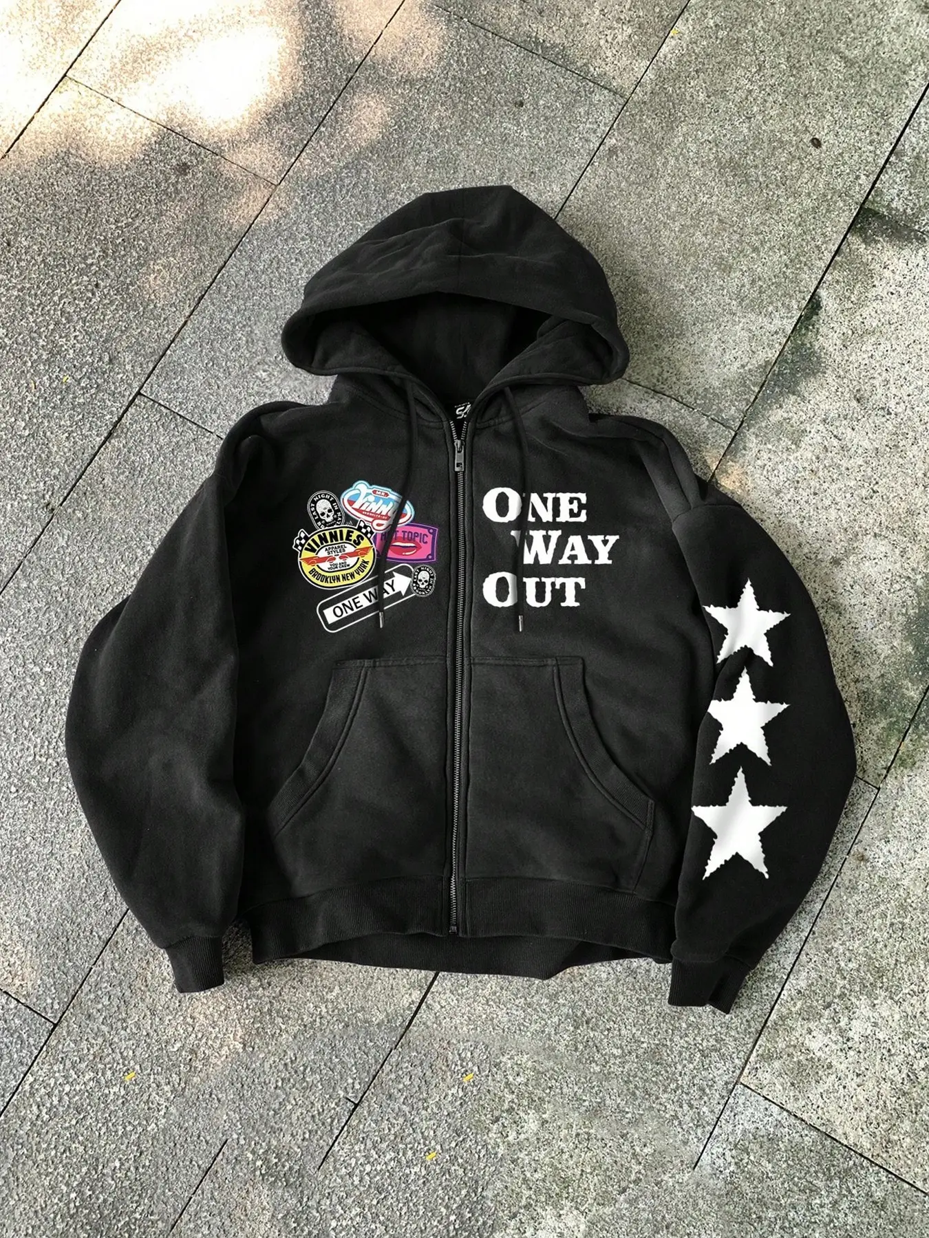 Zip Up Hoodie with Vintage Patchwork Graphic Print, ONE WAY OUT Letter & Star Sleeve Design, Oversized Streetwear Full Zip Hooded Jacket for Men Women